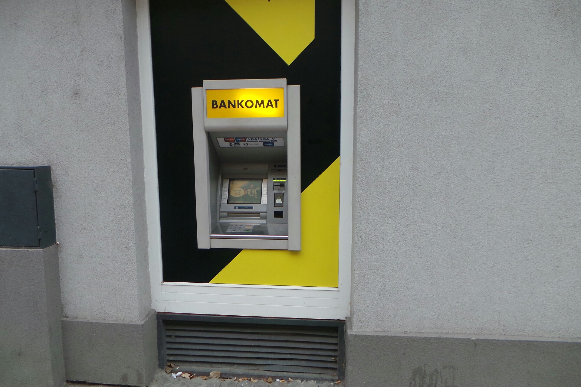 Raiffeisenbank - bankomat