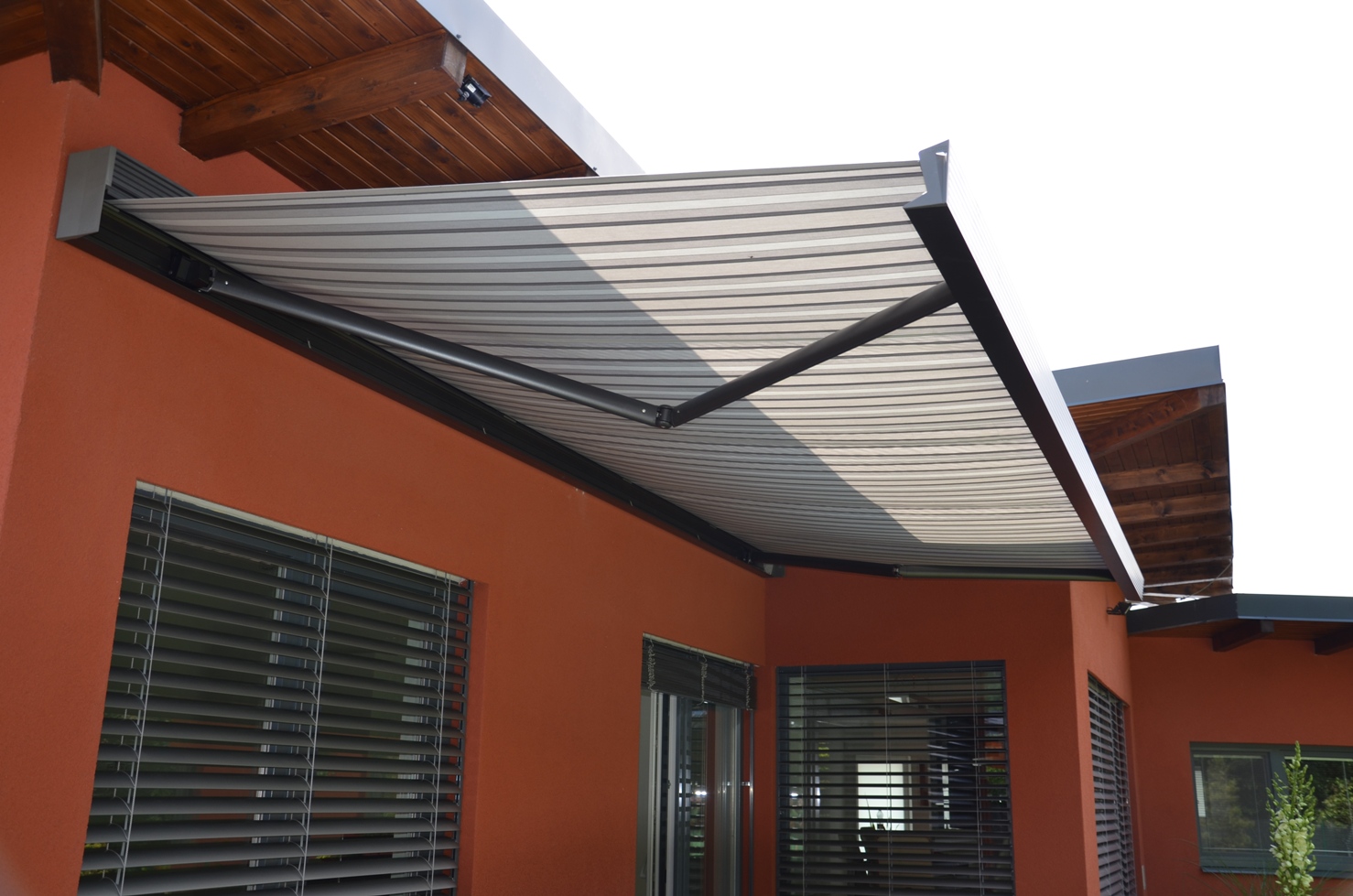 SOLAR-TECHNIK - prášková lakovna foto 6