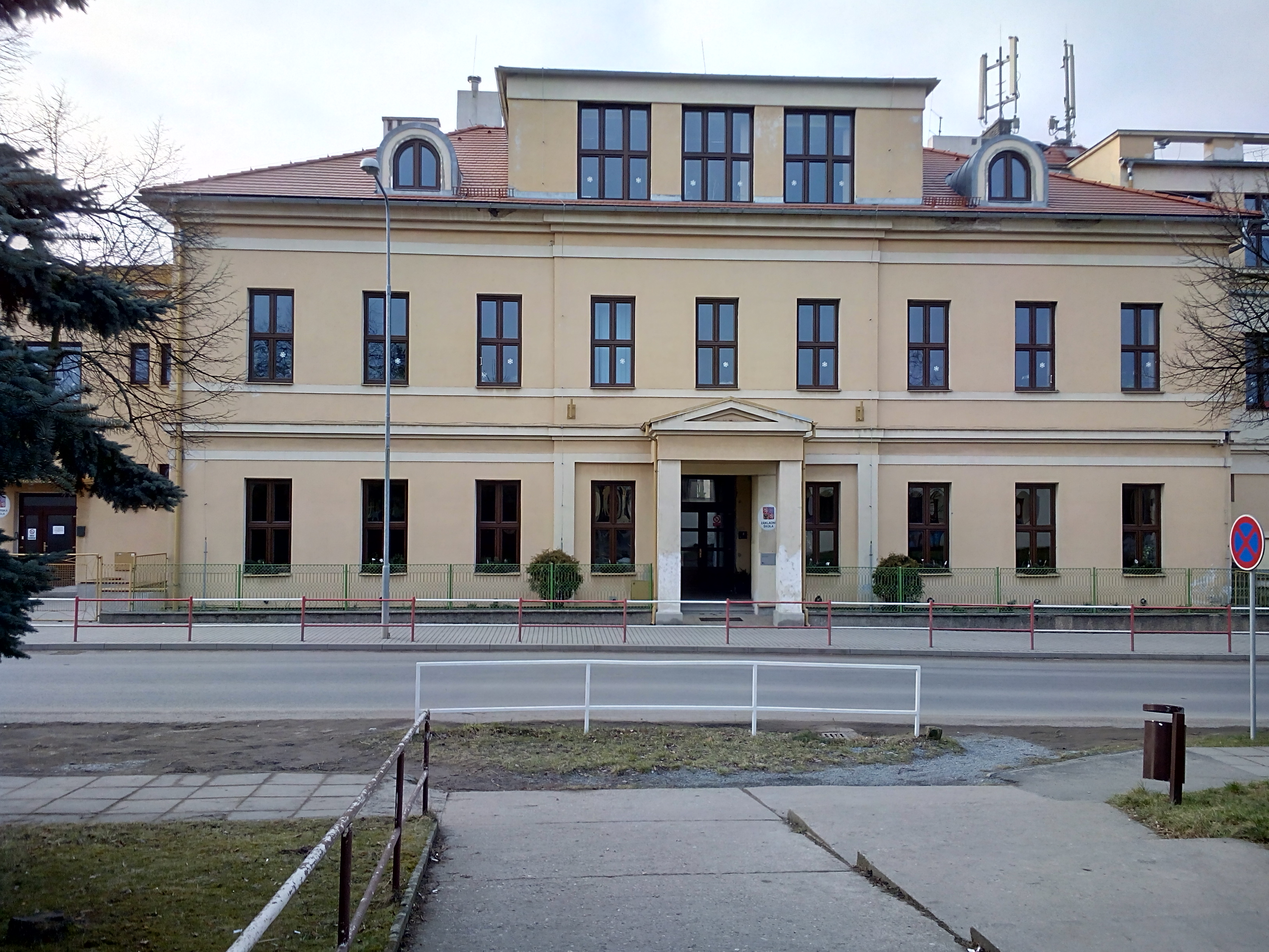 Základní škola a mateřská škola Přerov nad Labem