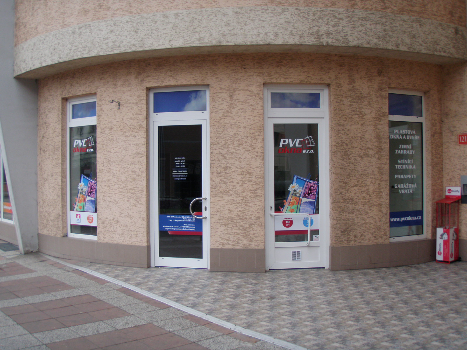 PVC OKNA s.r.o. - Plastová okna a dveře foto 2