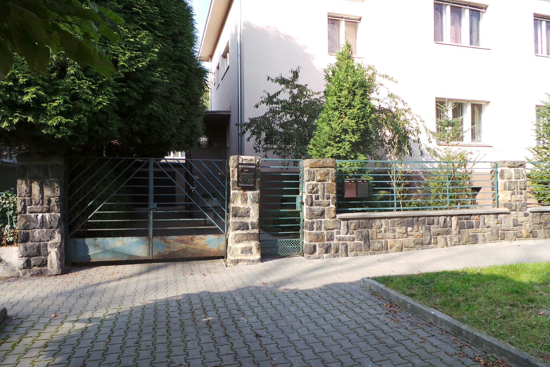 JUDr. Lubor Bernatík, advokát