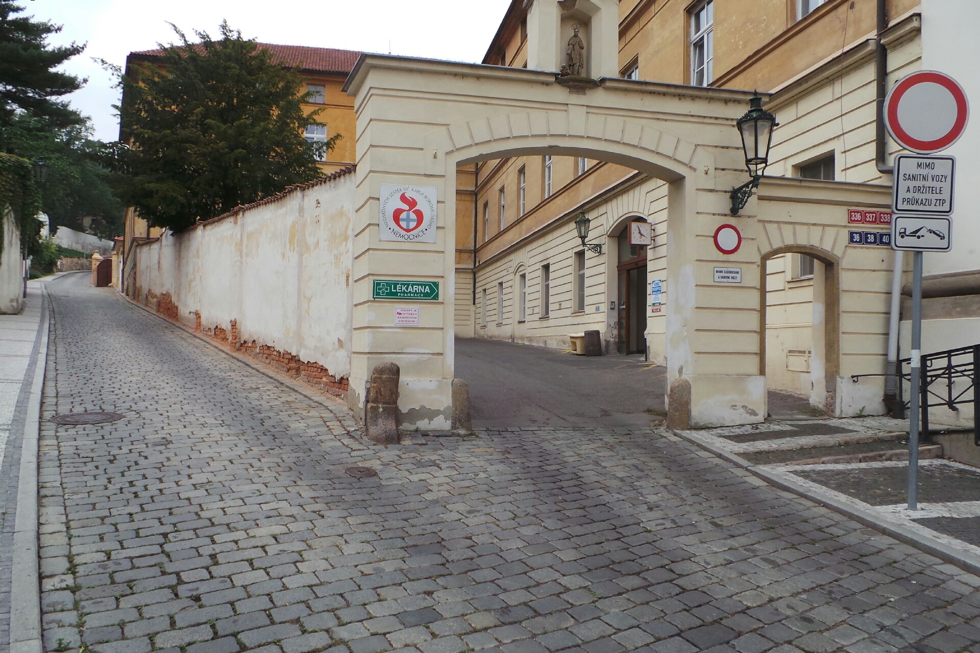 Rehabilitační ambulance - Nemocnice Milosrdných sester sv. Karla Boromejského v Praze