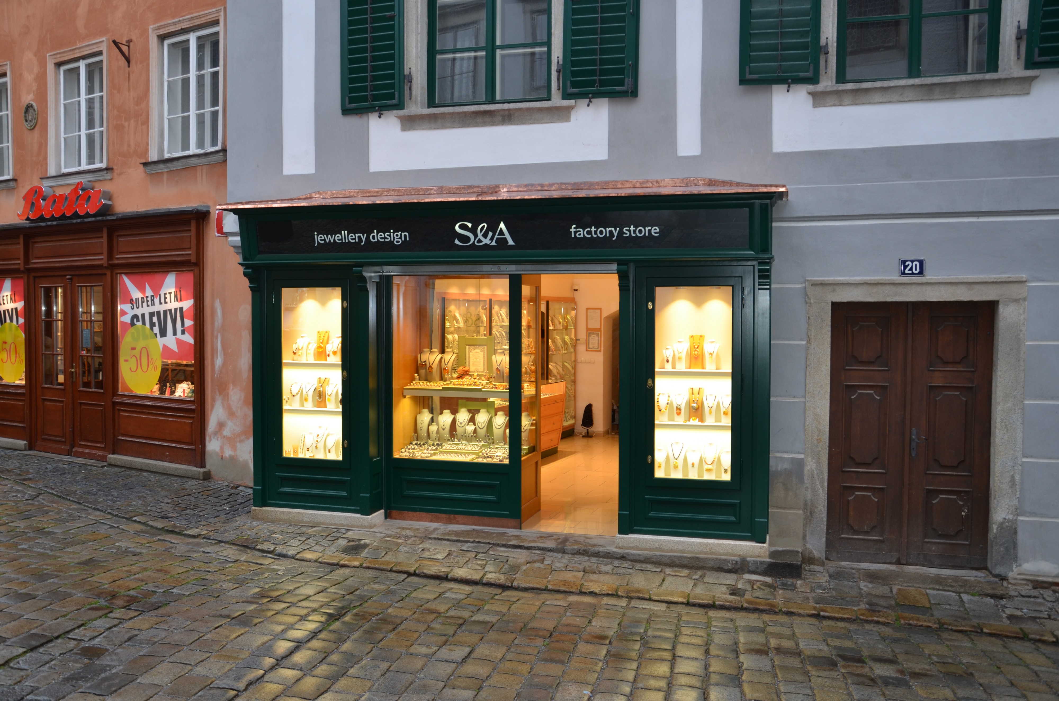 S & A foto 2