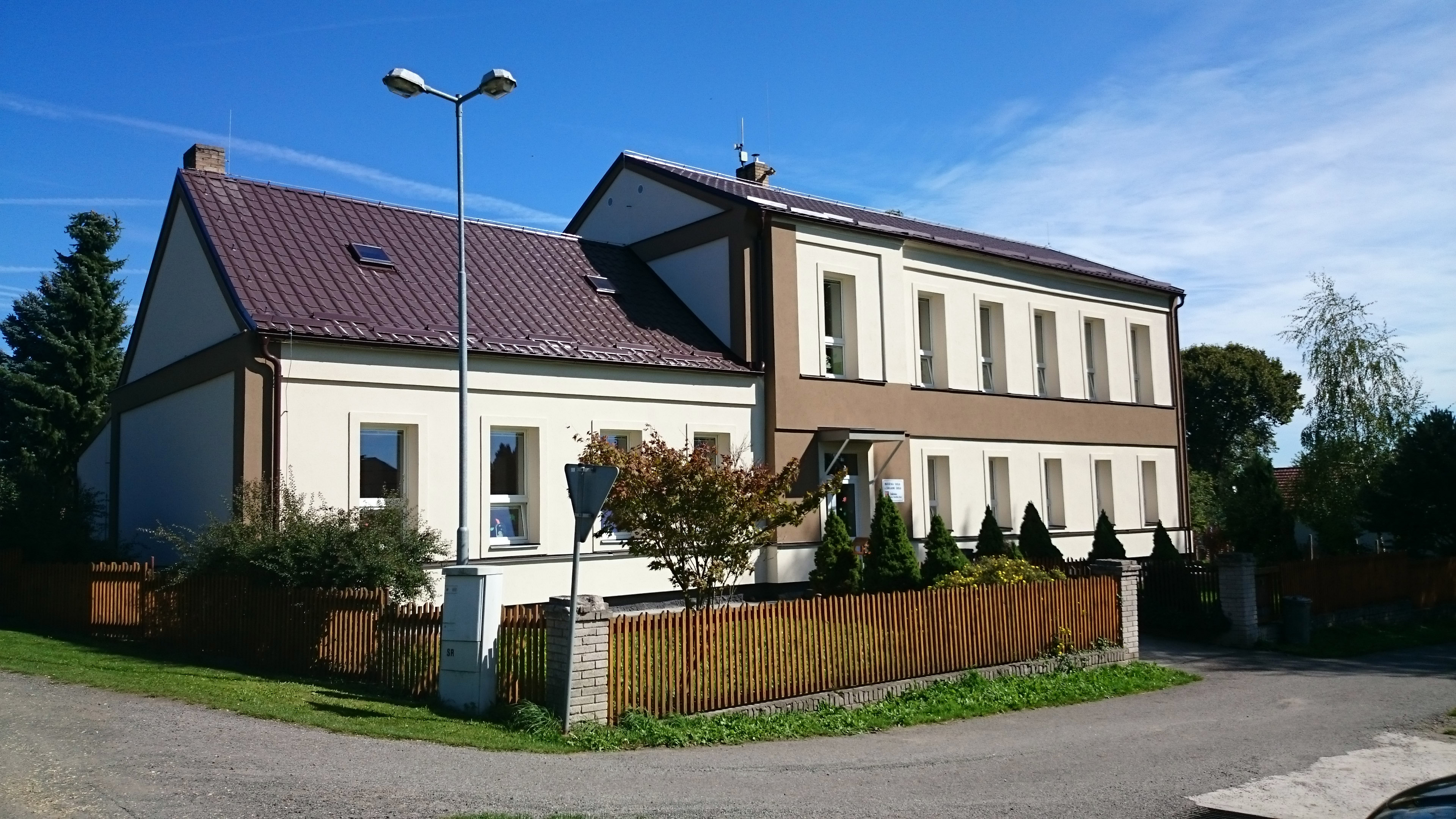 Základní škola Dobrnice