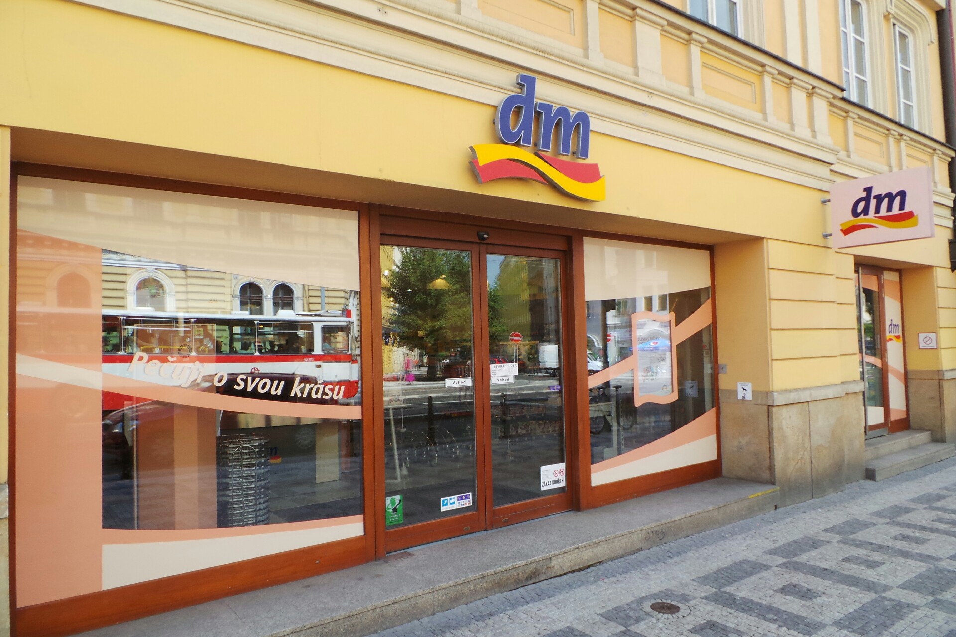 dm drogerie markt s.r.o. foto 1