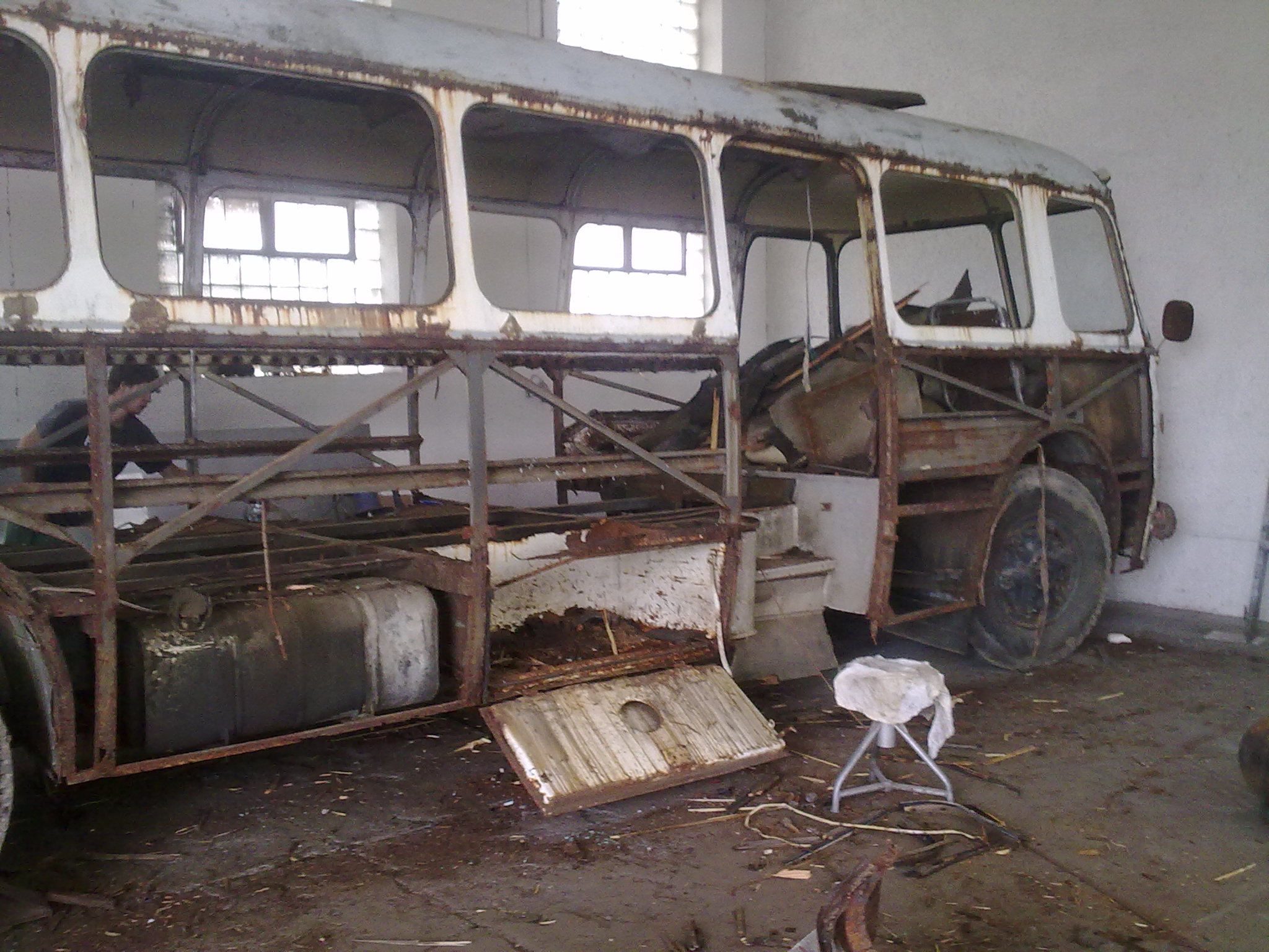 Vlastimil Urbánek - renovace autobusů foto 4