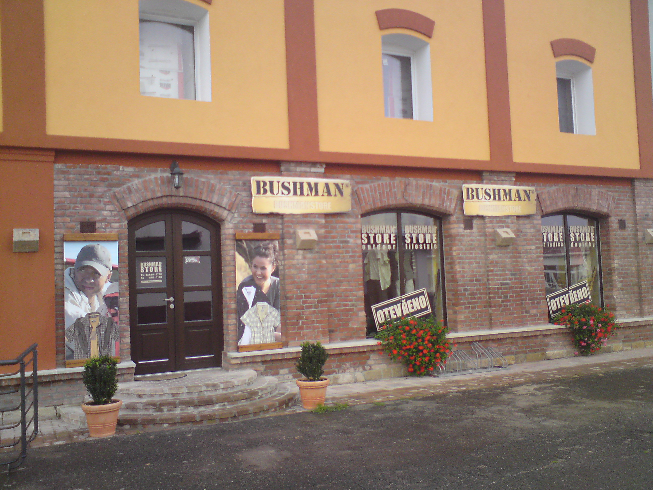BUSHMAN foto 2