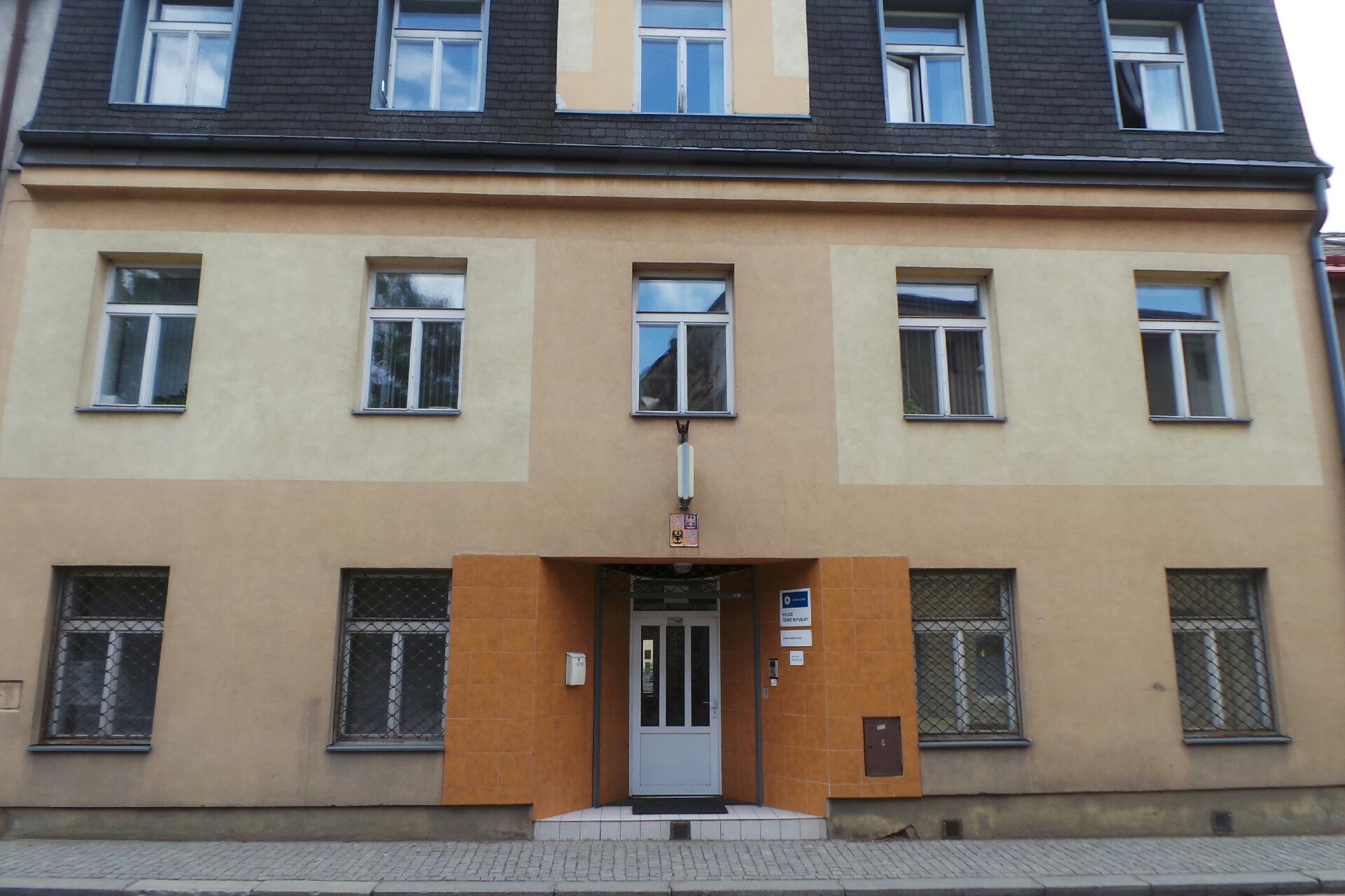 Policie ČR - Obvodní oddělení Hronov foto 2