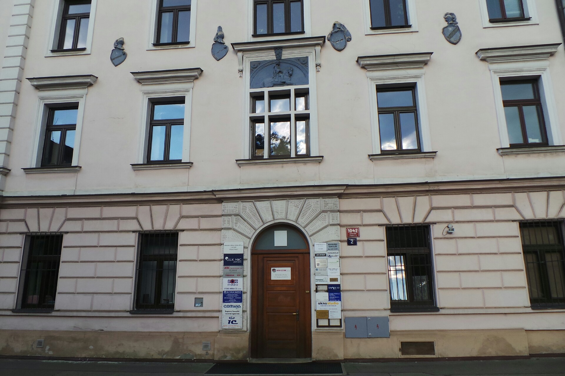 Akademické vzdělávací středisko AVS, s.r.o.