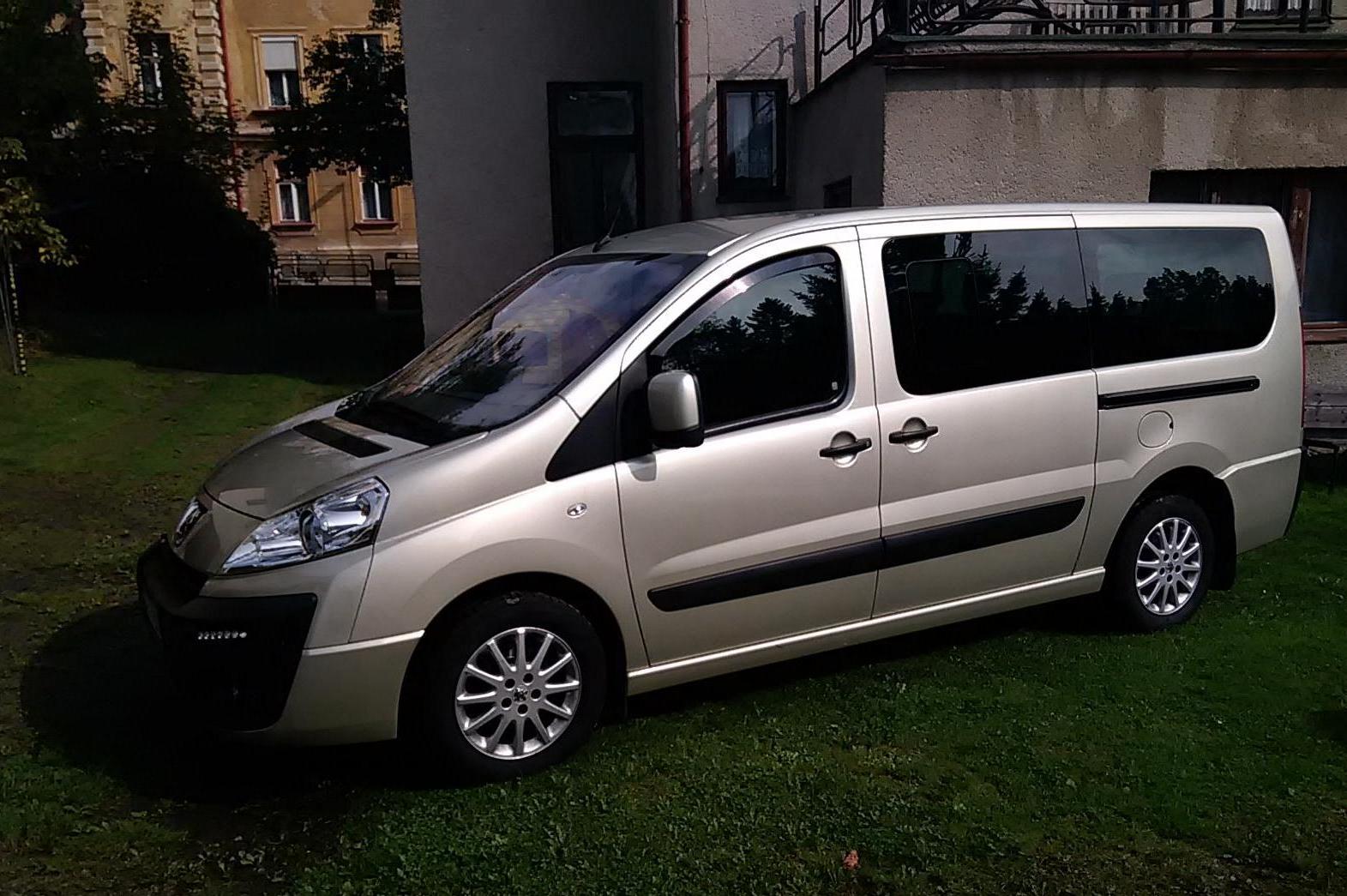 Petr Hlávka - Taxi, mikrobus Česká Kamenice