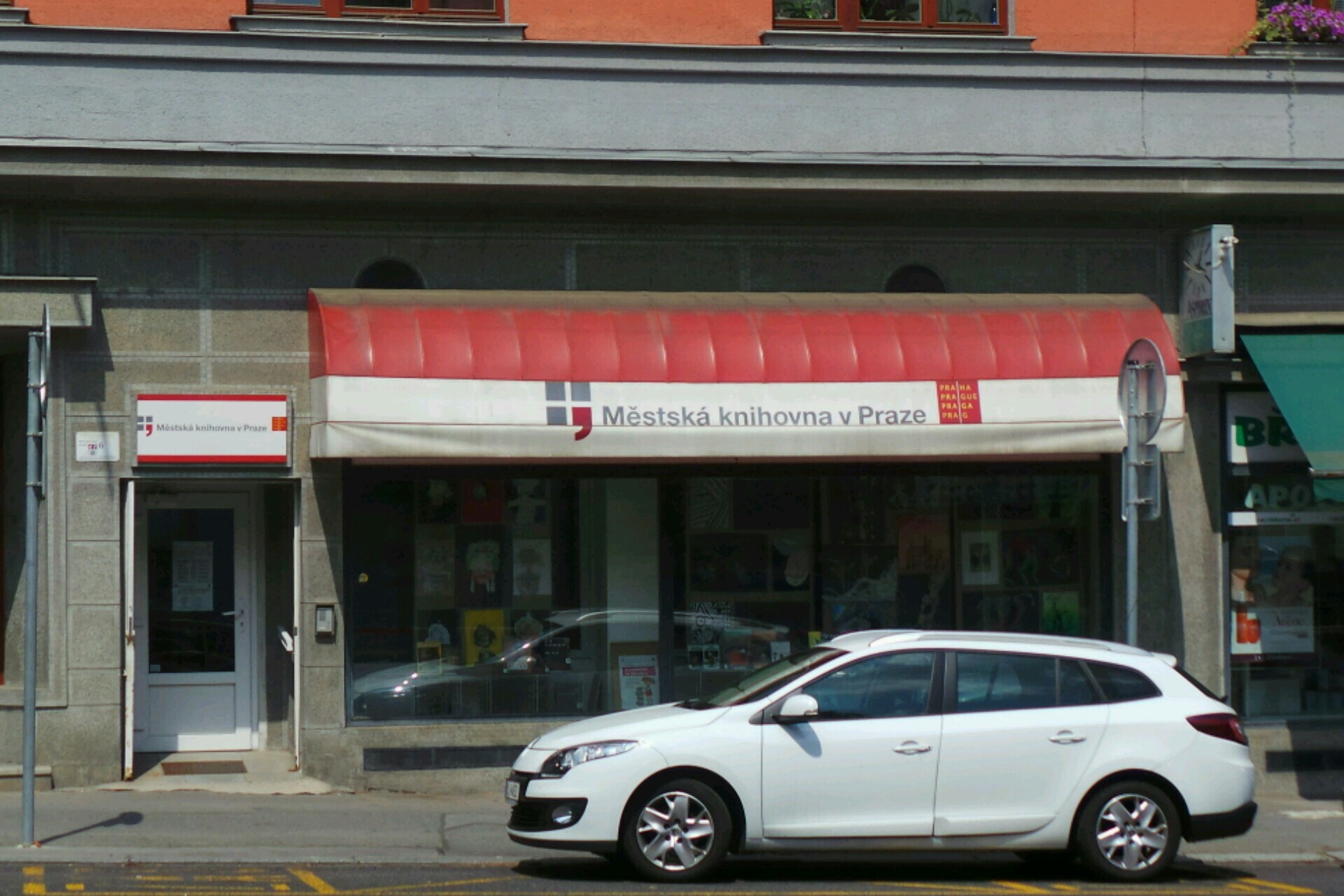 Městská knihovna v Praze - Břevnov foto 2