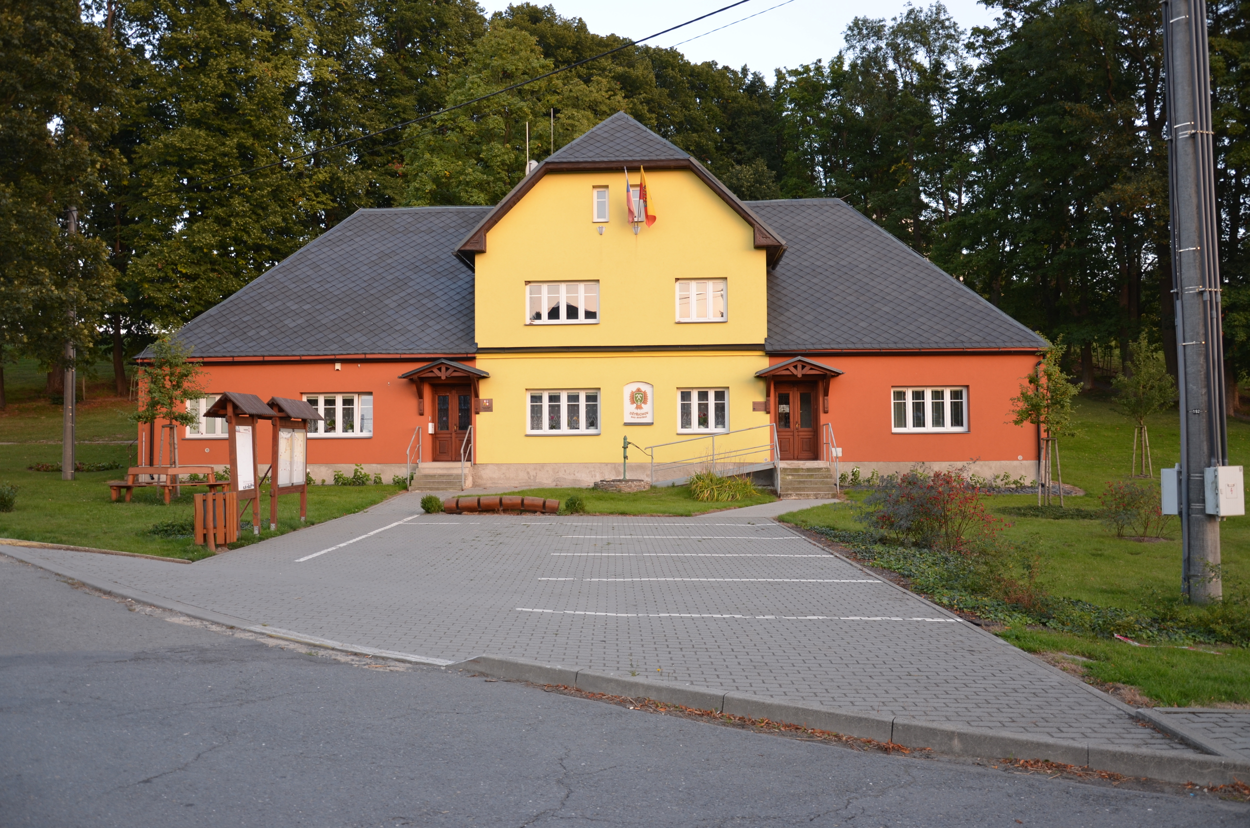 Dětřichov nad Bystřicí - obecní úřad foto 2