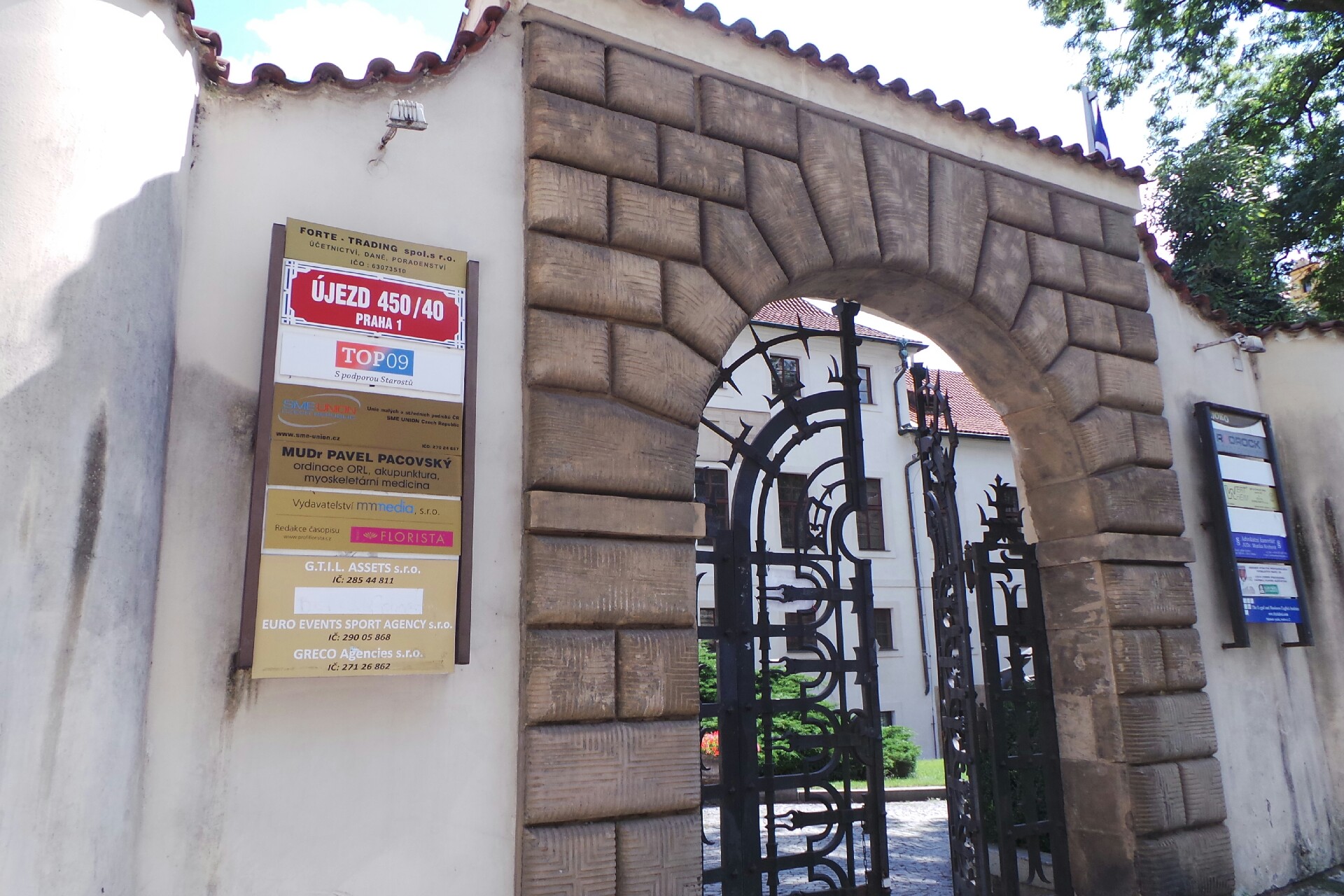 Redrock Construction, s.r.o.