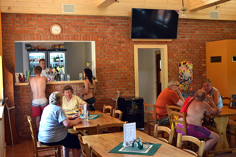 Restaurace Říční a sluneční lázně Na Úpě foto 4