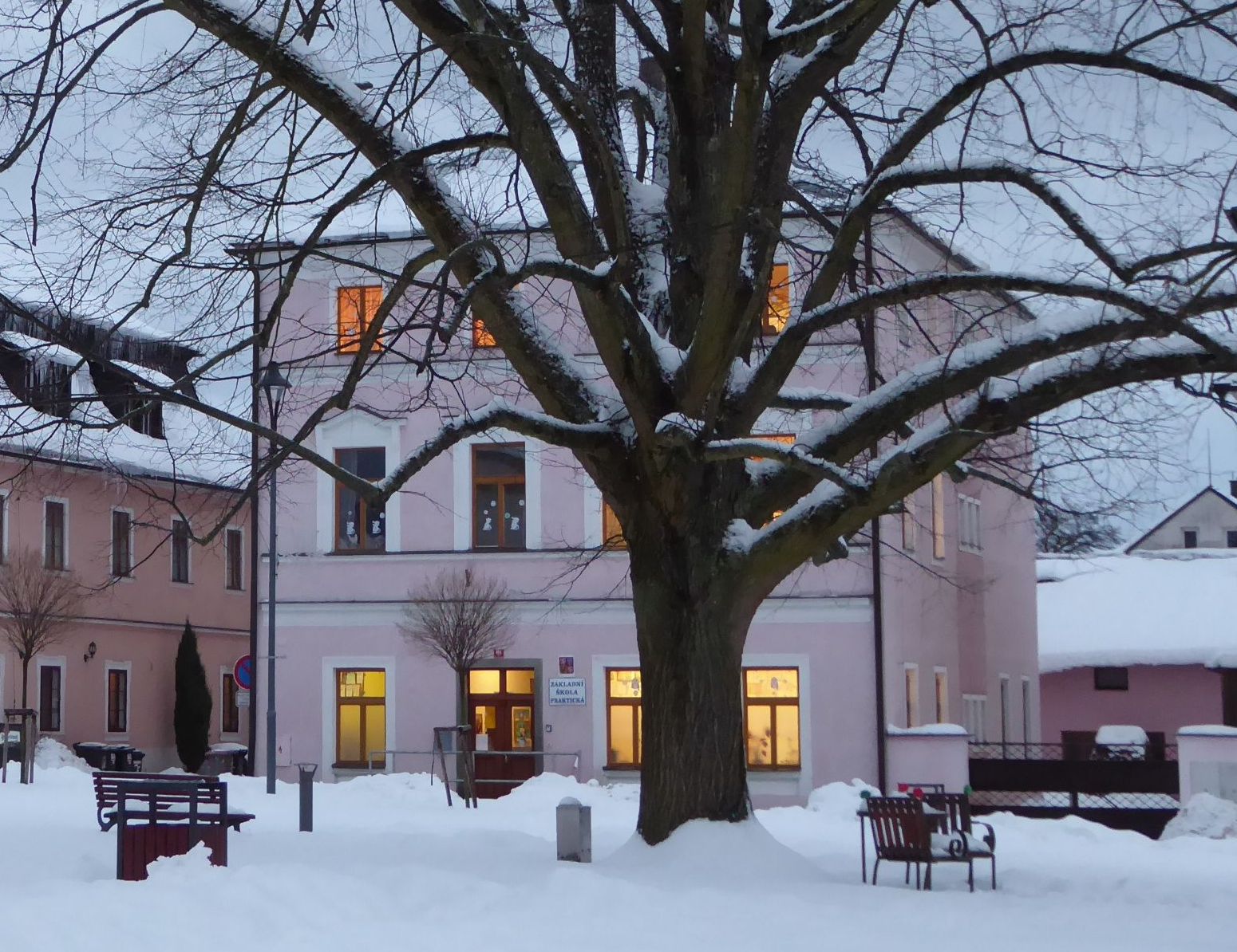 Základní škola praktická, Nový Bor, náměstí Míru 104, okres Česká Lípa foto 2