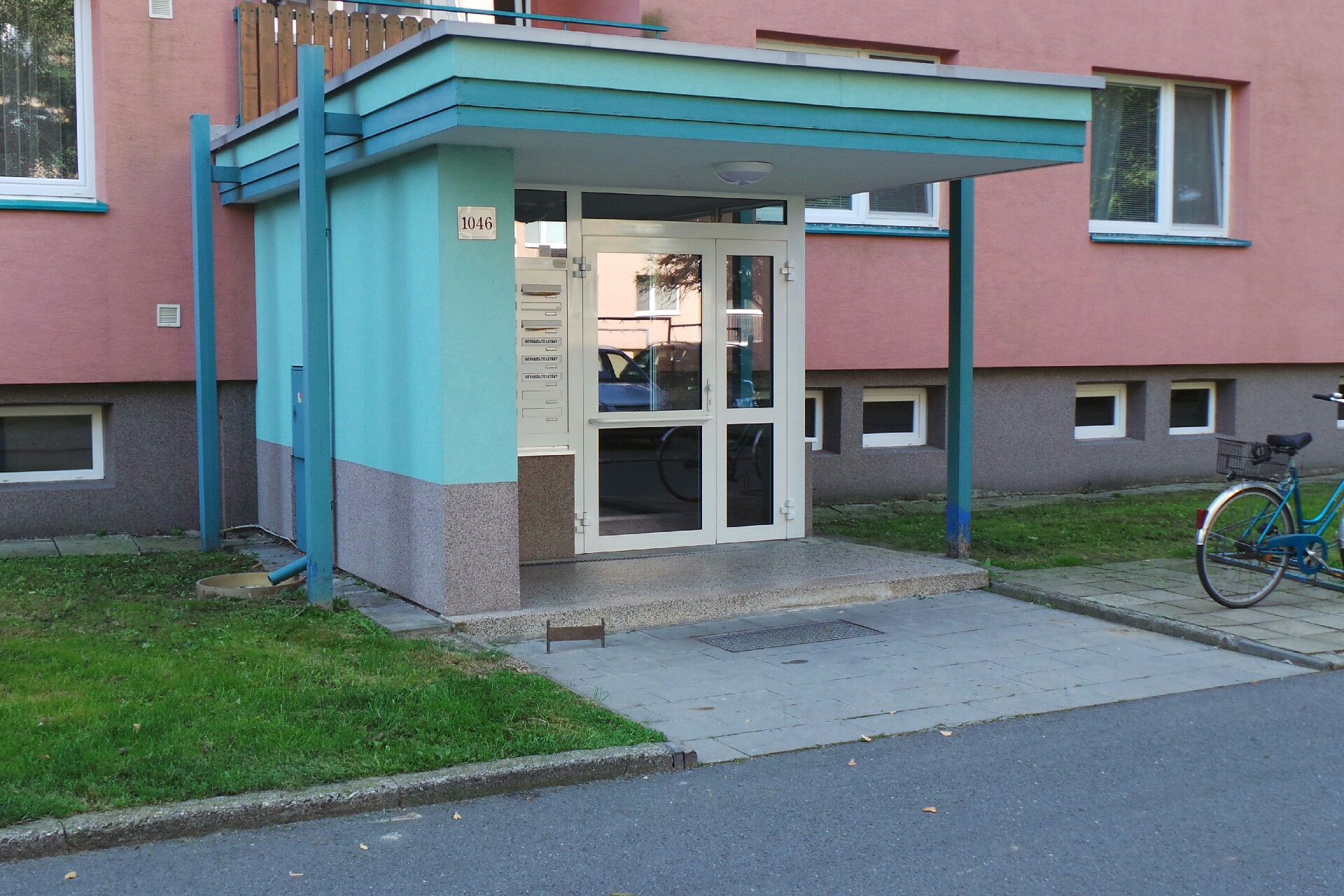 Ladislav Chvíla -  BYTOVÁ JÁDRA, OBKLADY, DLAŽBY