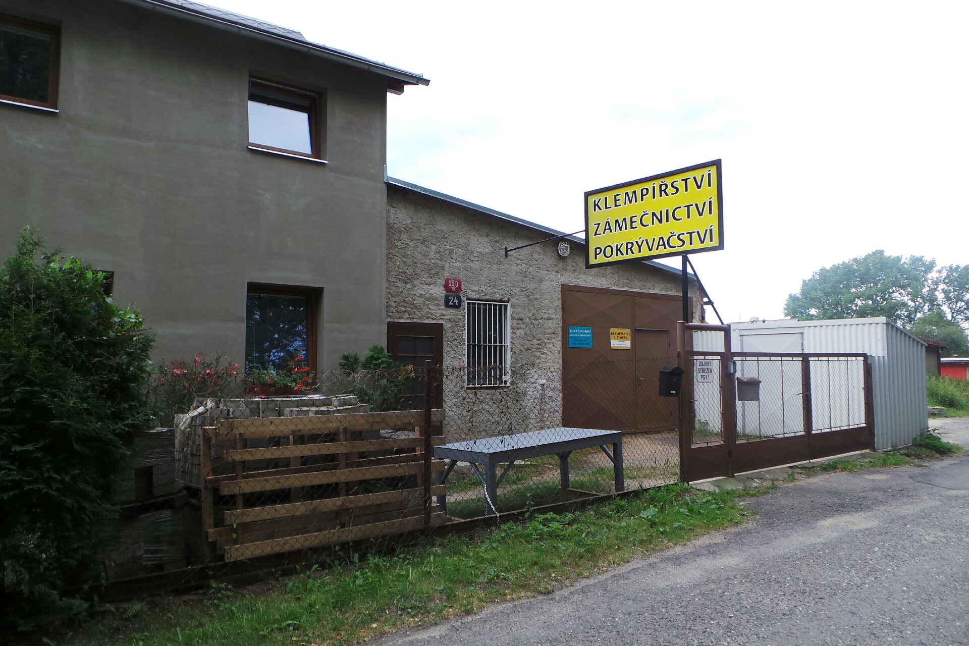 Výroba oblečení Hana Šlocarová