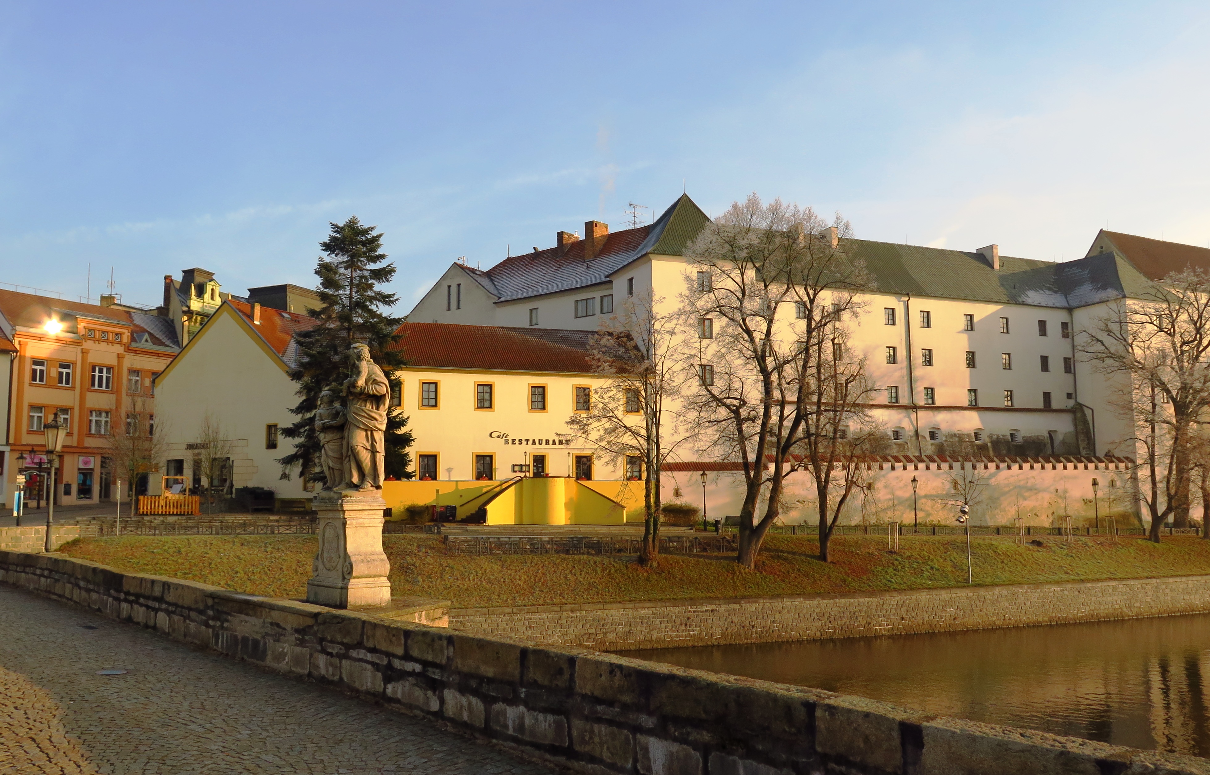 Restaurace u Kamenného mostu