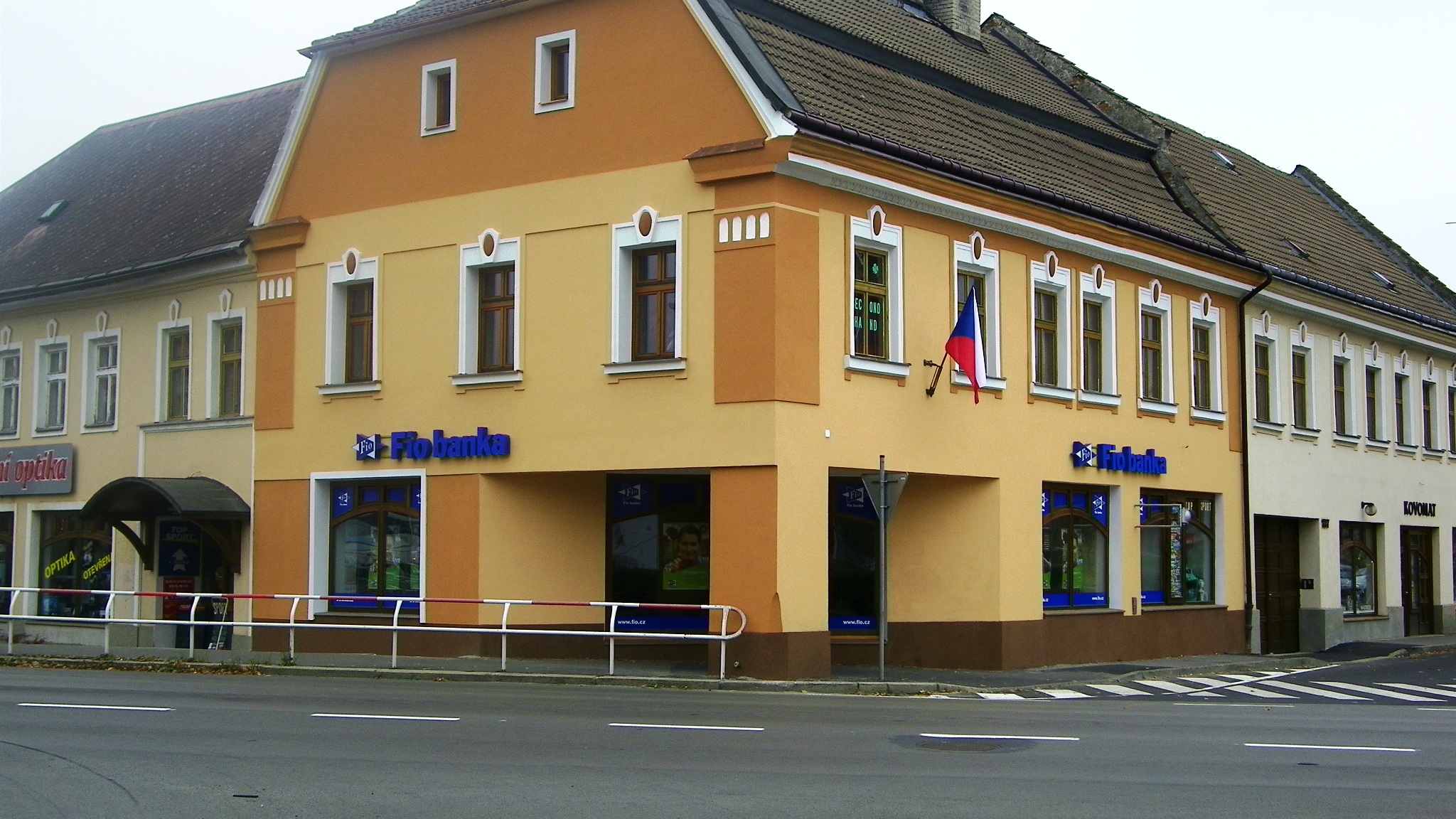 Bankomat Fio banky foto 2