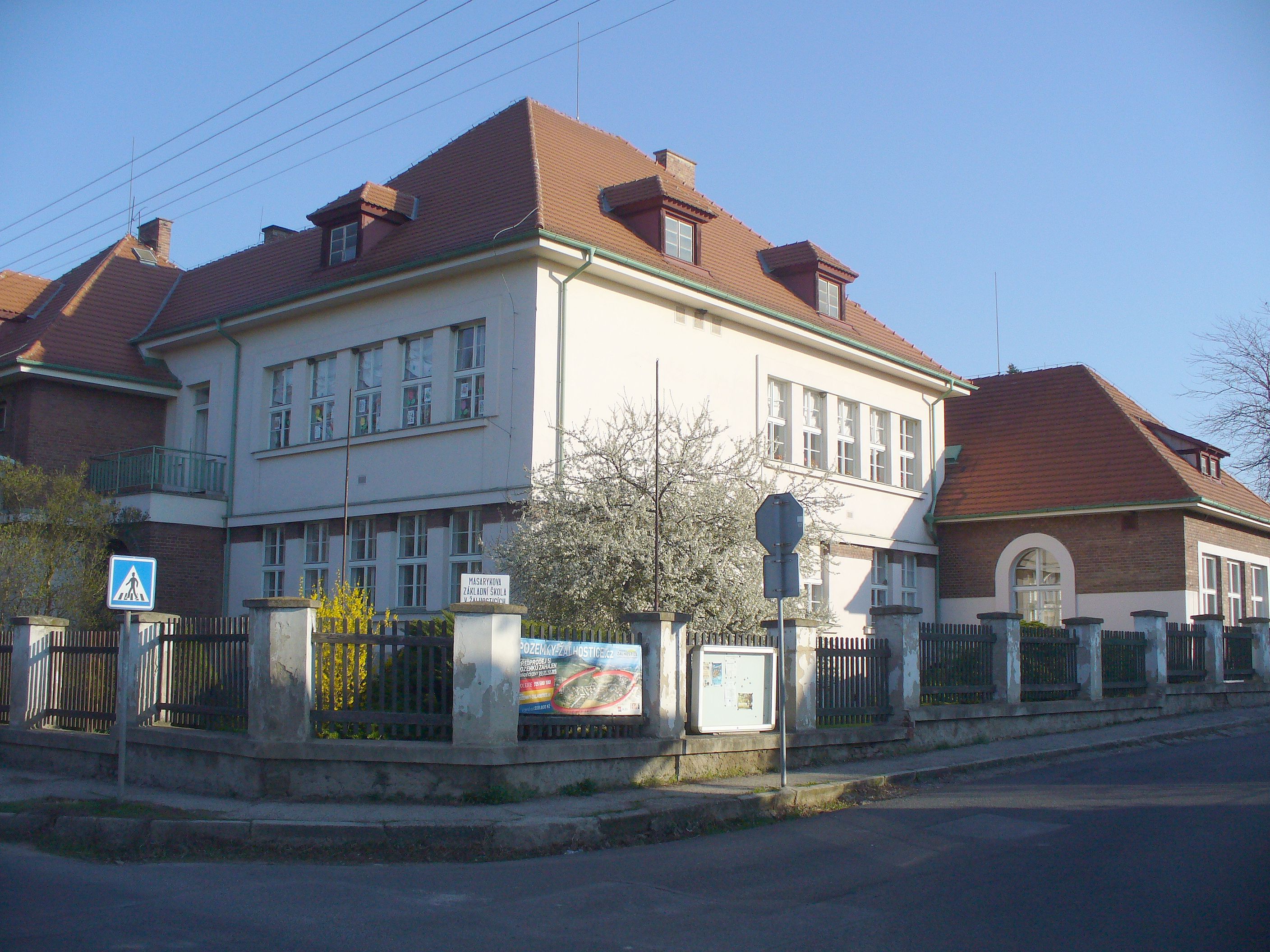 Masarykova ZŠ a MŠ Žalhostic