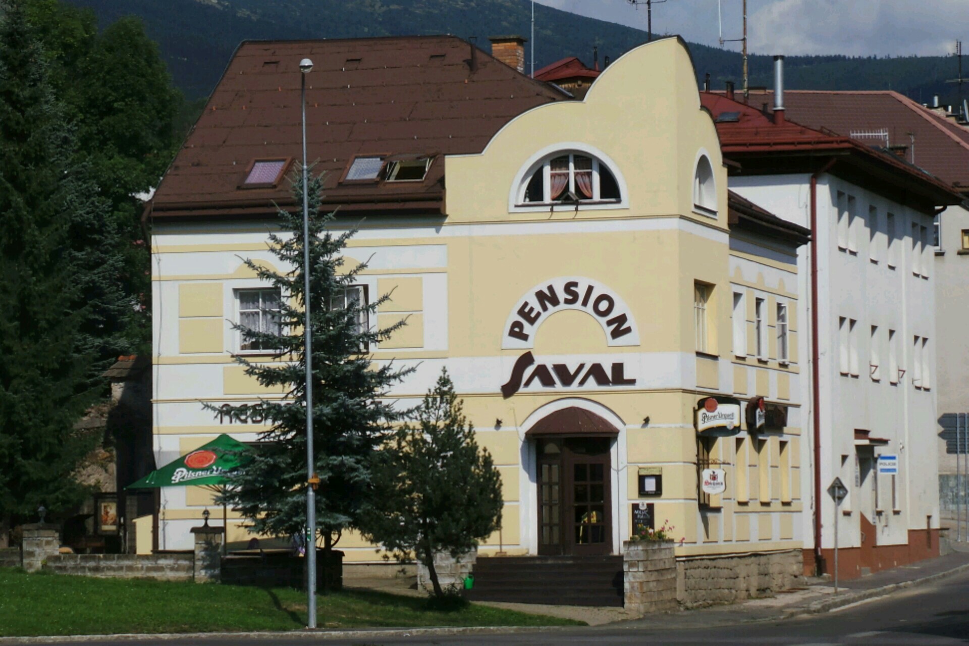 Restaurant & penzion Saval