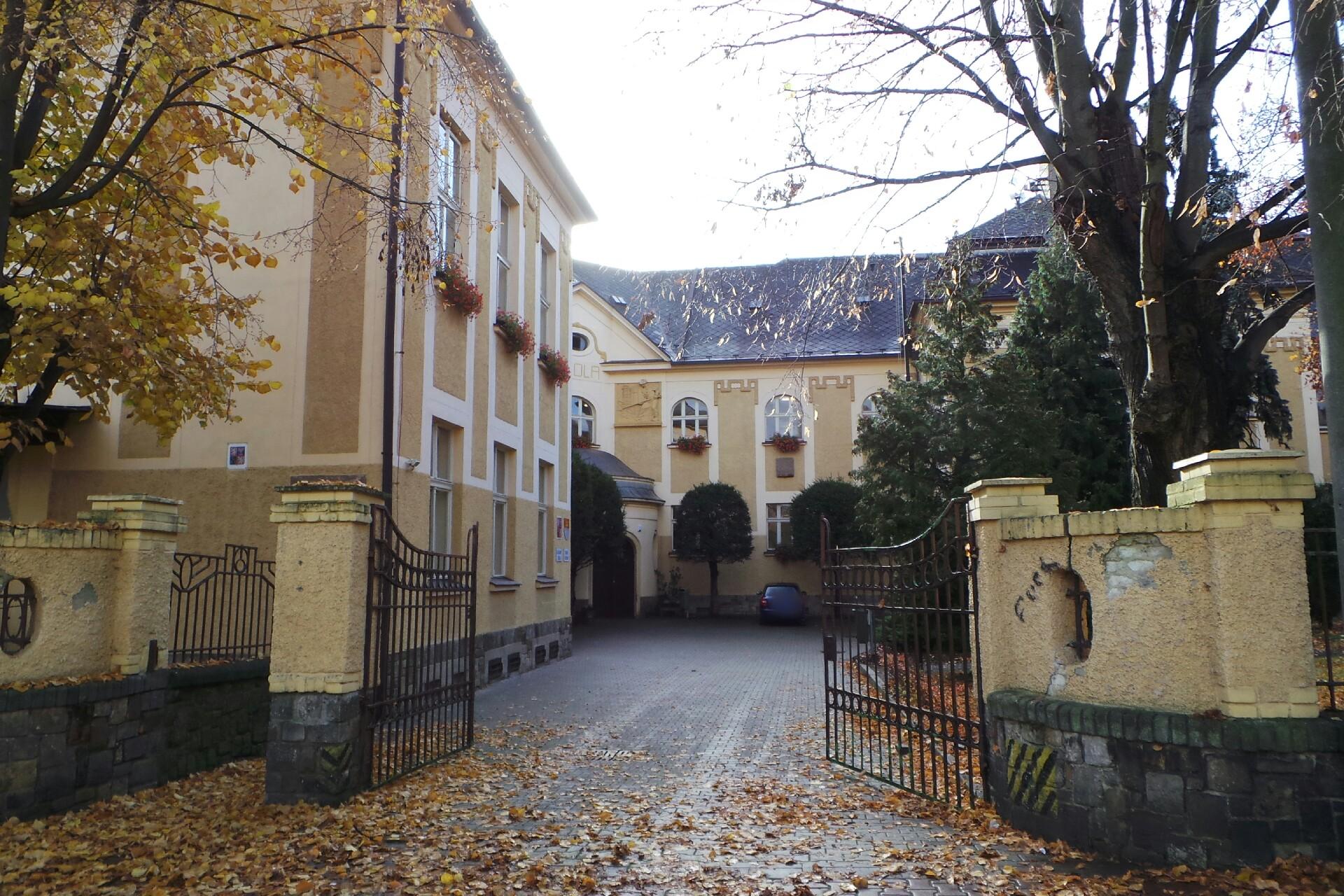 ZŠ a MŠ Králův Dvůr - Počaply, Tyršova