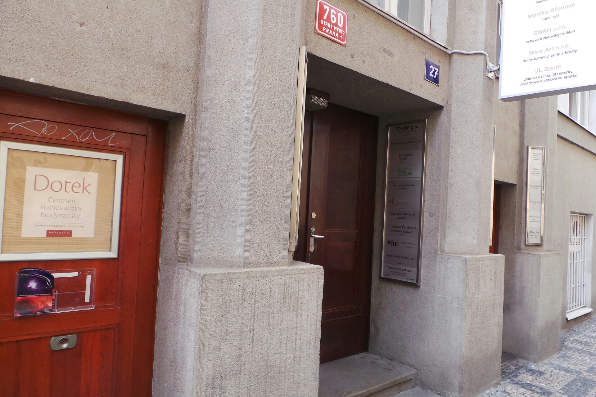 JUDr. Tereza Novobílská, advokát