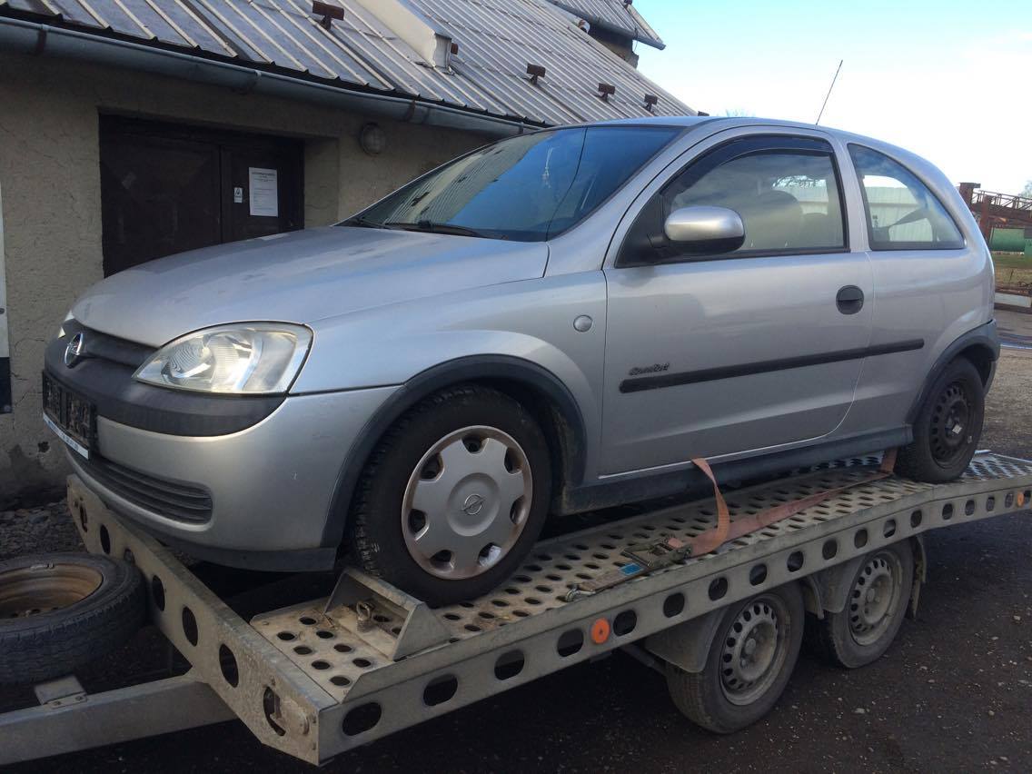 Autovrakoviště Opel a Ford foto 2
