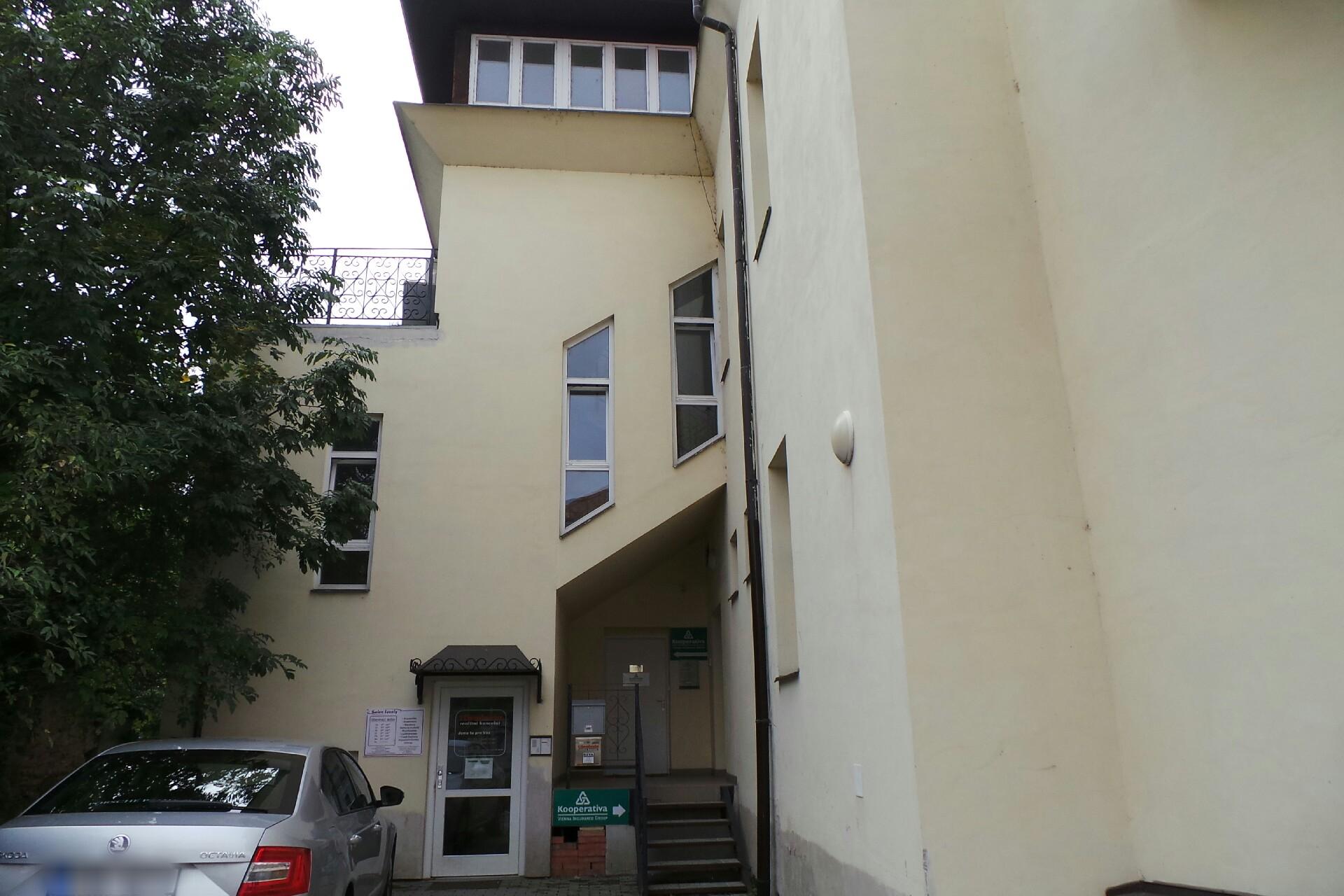 1. Zbraslavská realitní kancelář foto 2