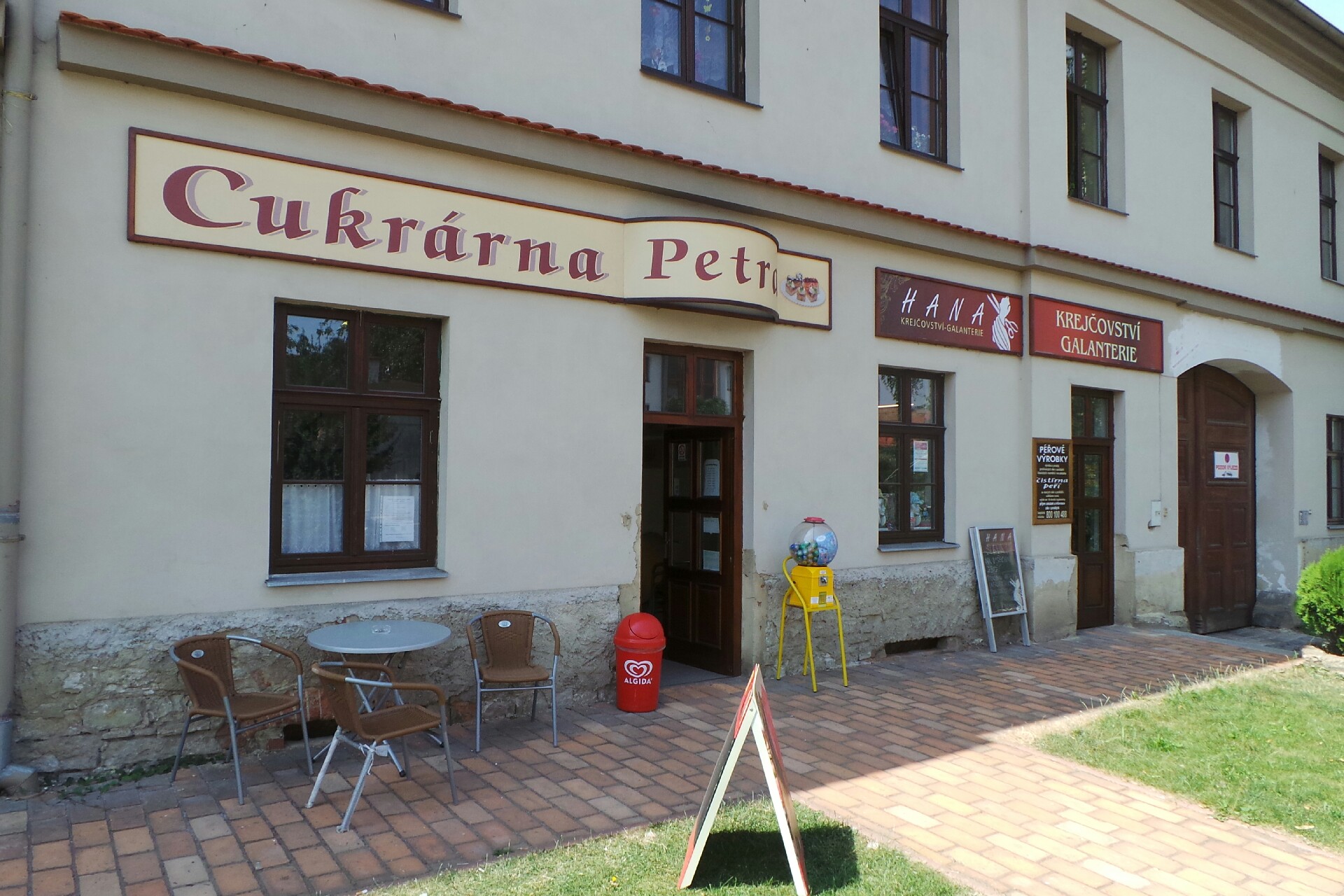 KREJČOVSTVÍ - GALANTERIE HANA