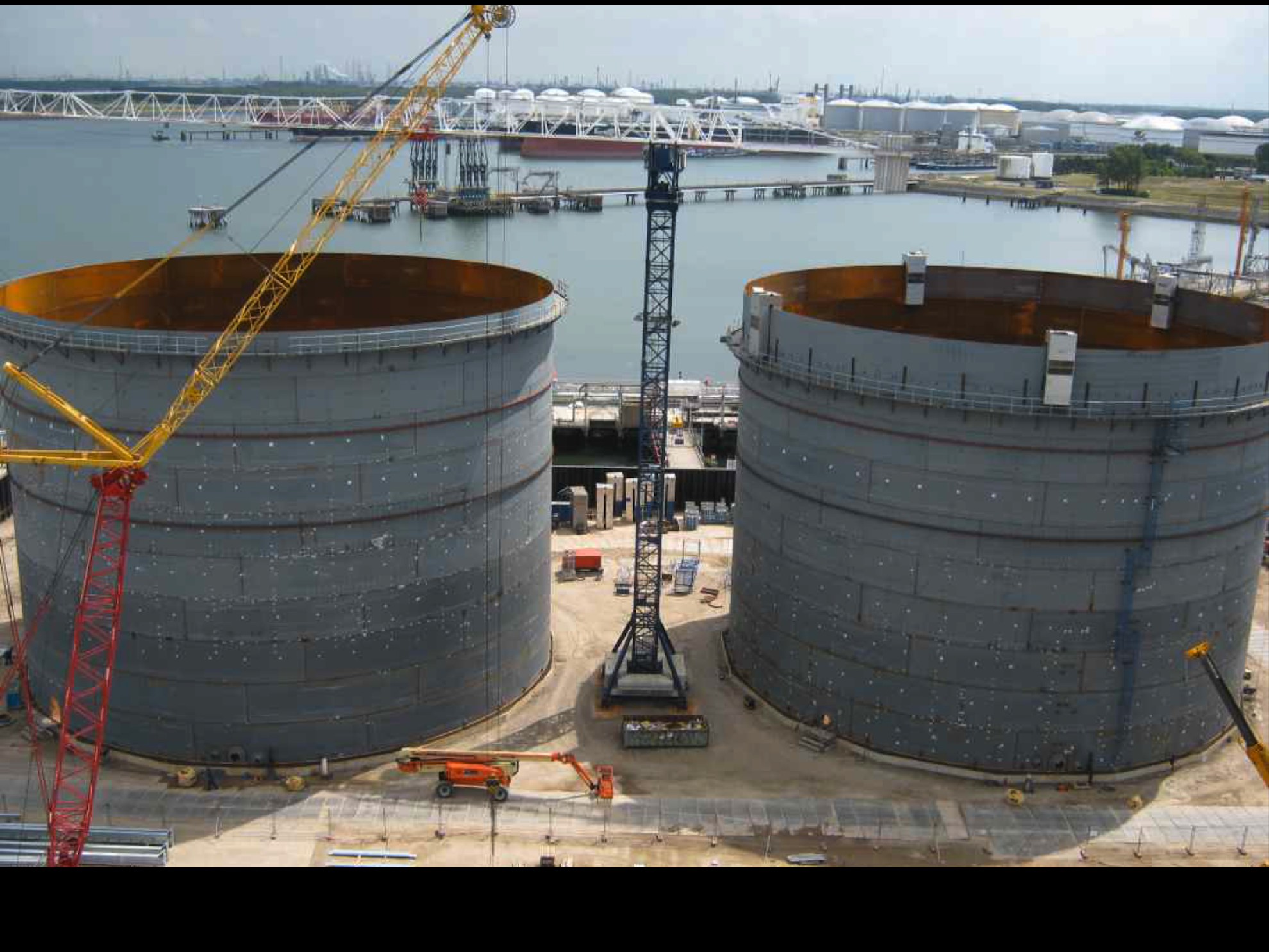 TANKS BUILDING & ENGINEERING, s.r.o., s.r.o. foto 1