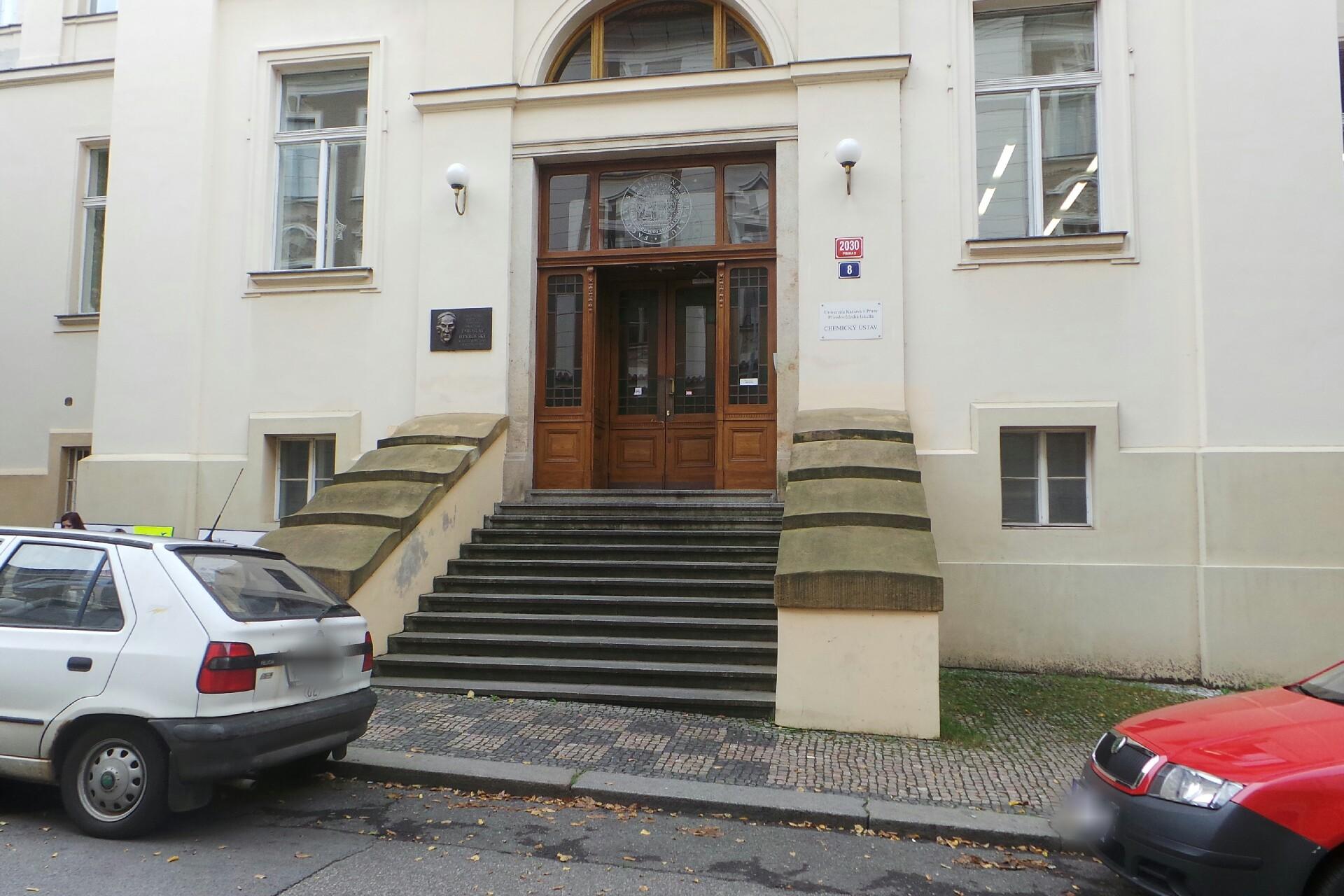 Katedra fyzikální a makromolekulární chemie Přírodovědecké fakulty - Univerzita Karlova