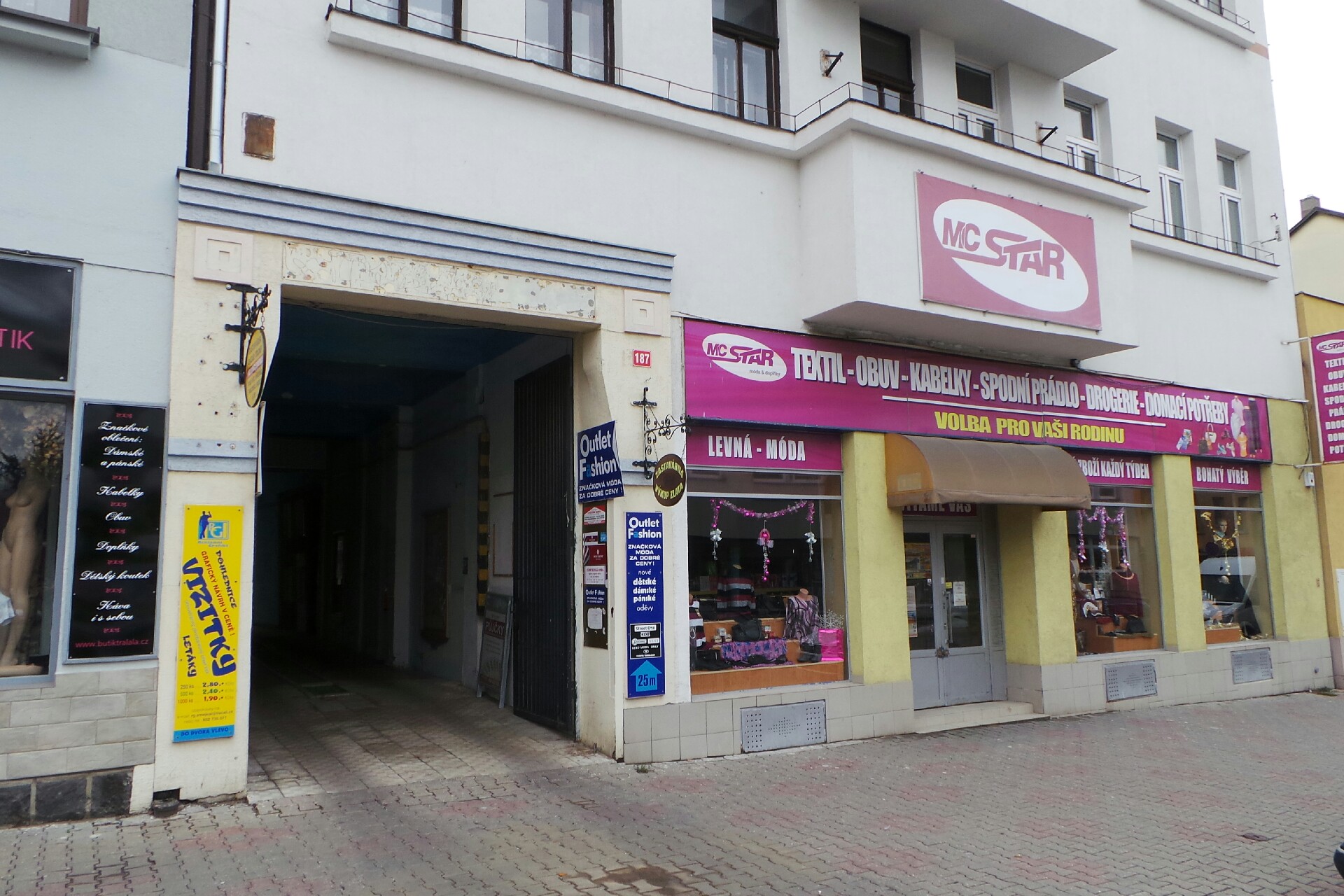 Outlet Fashion foto 2