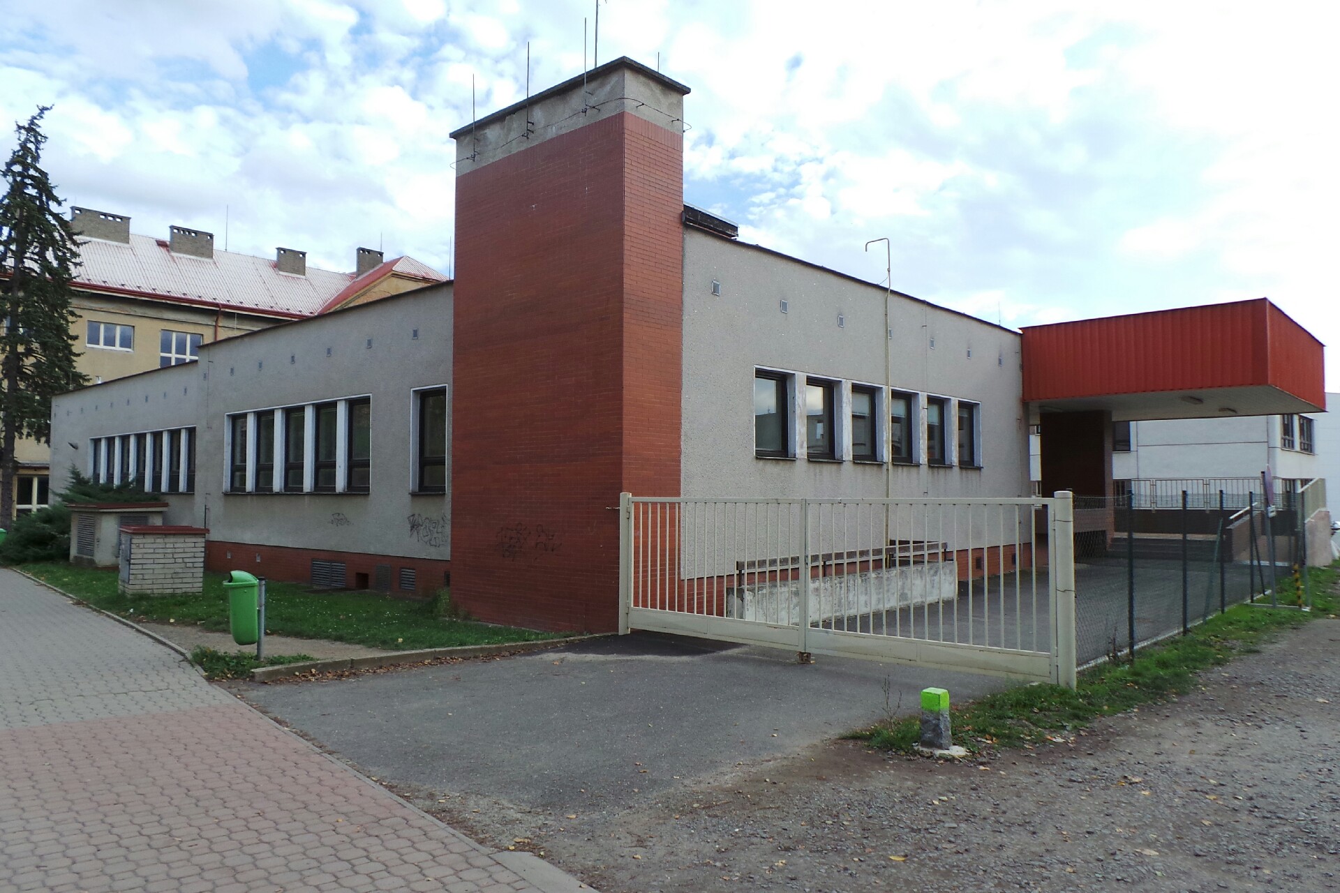 Školní jídelna Slaný