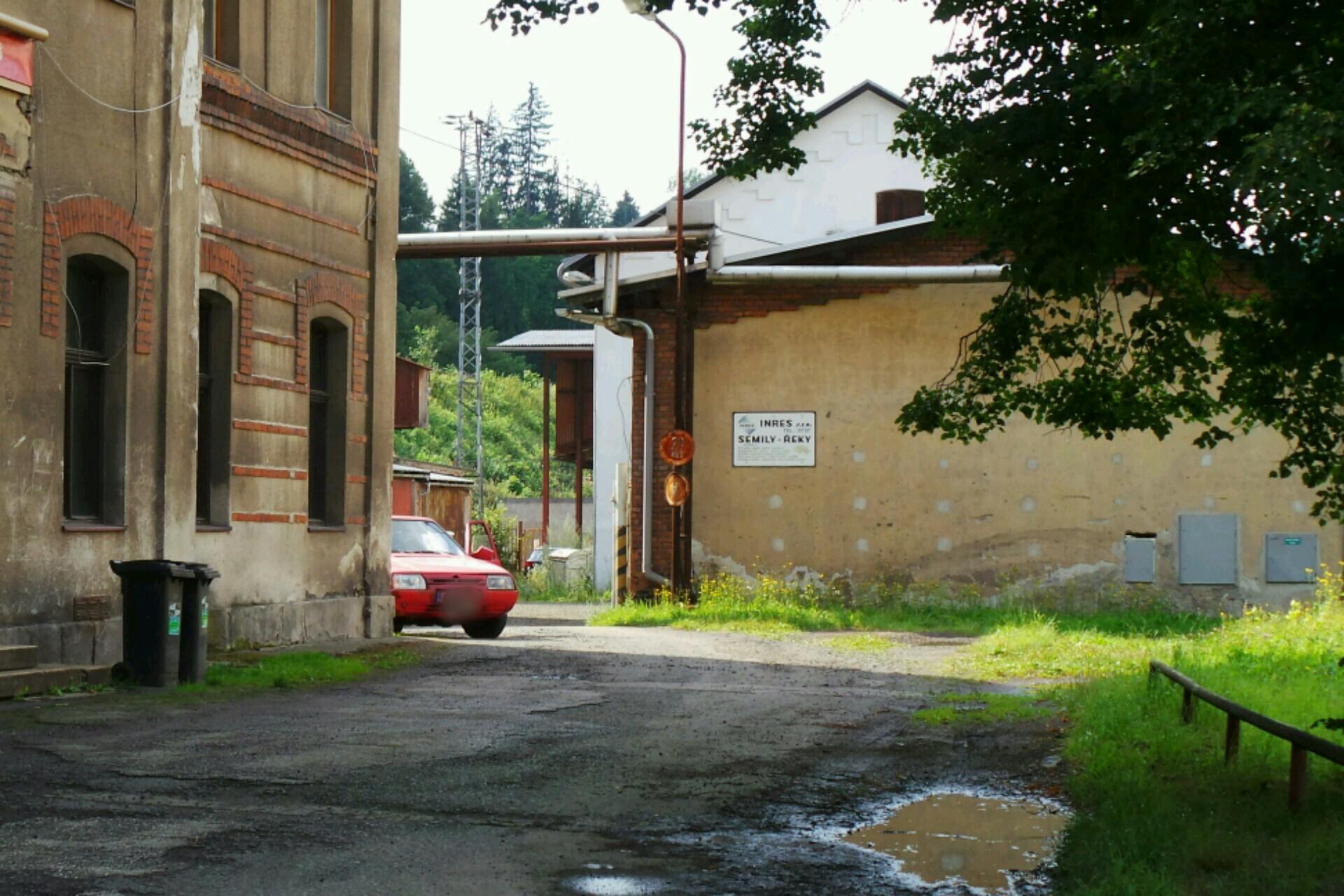 Výroba strojů I N R E S (s.r.o.)