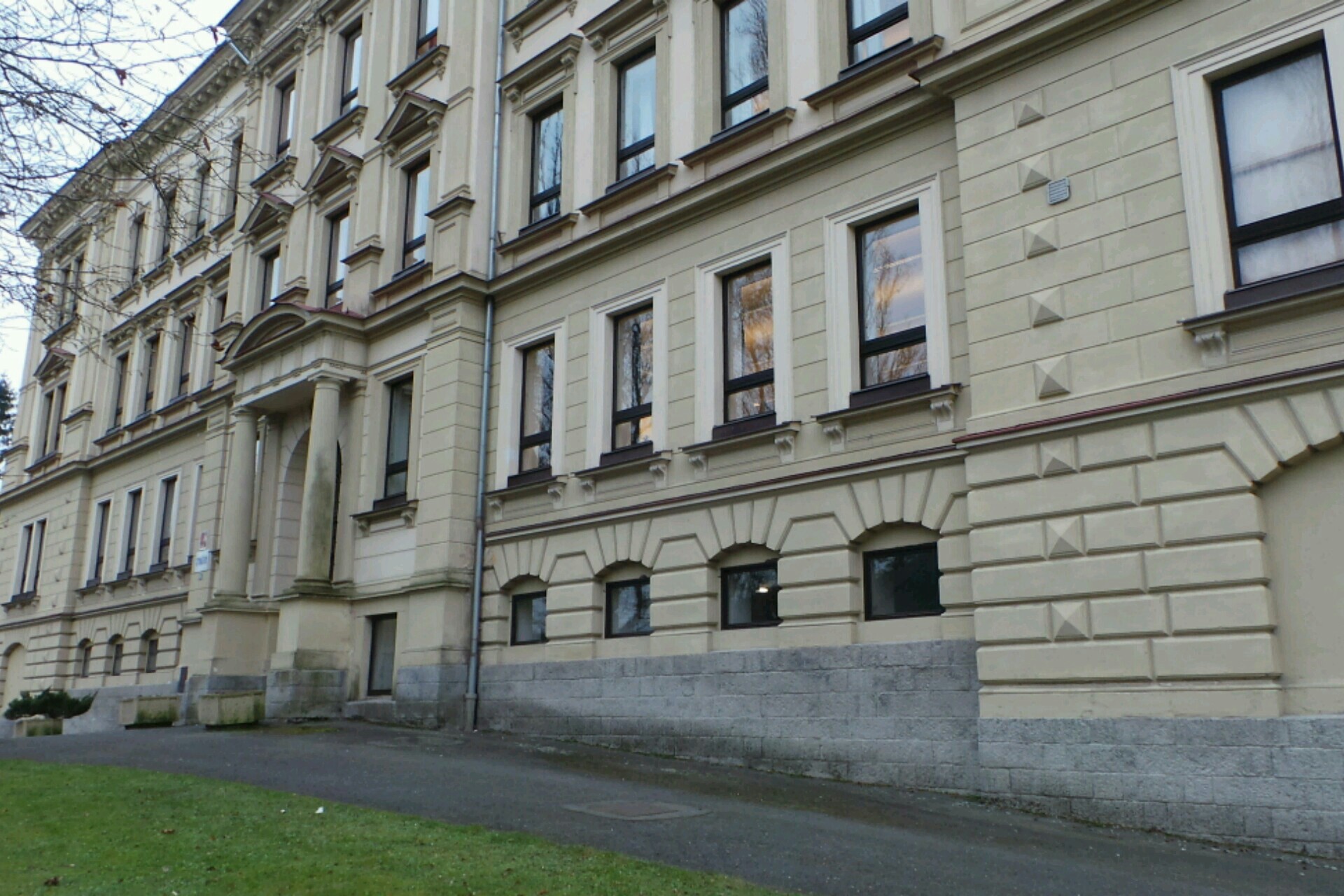 Plavecký bazén - Gymnázium Tanvald