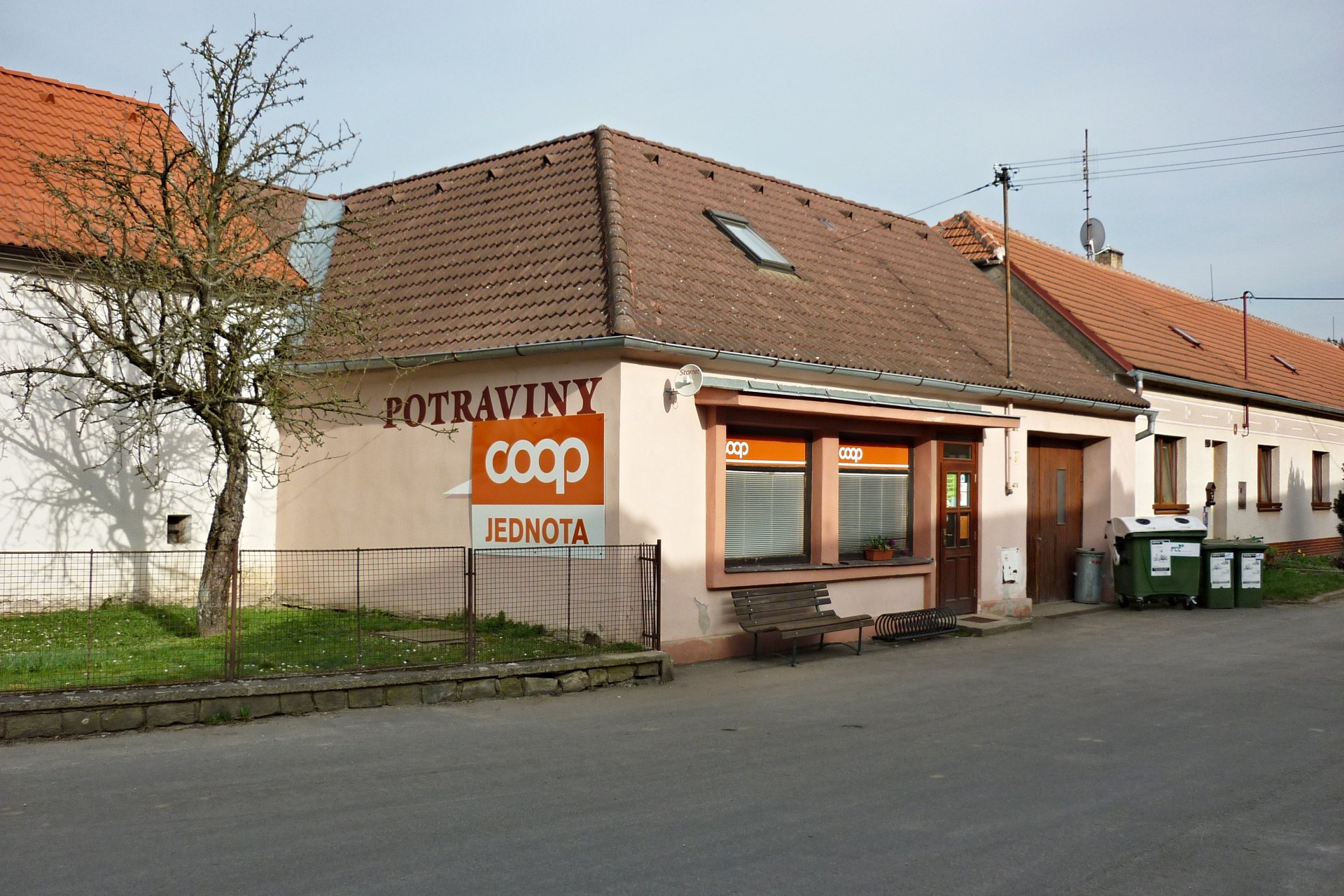 Jednota, spotřební družstvo v Jindřichově Hradci - COOP