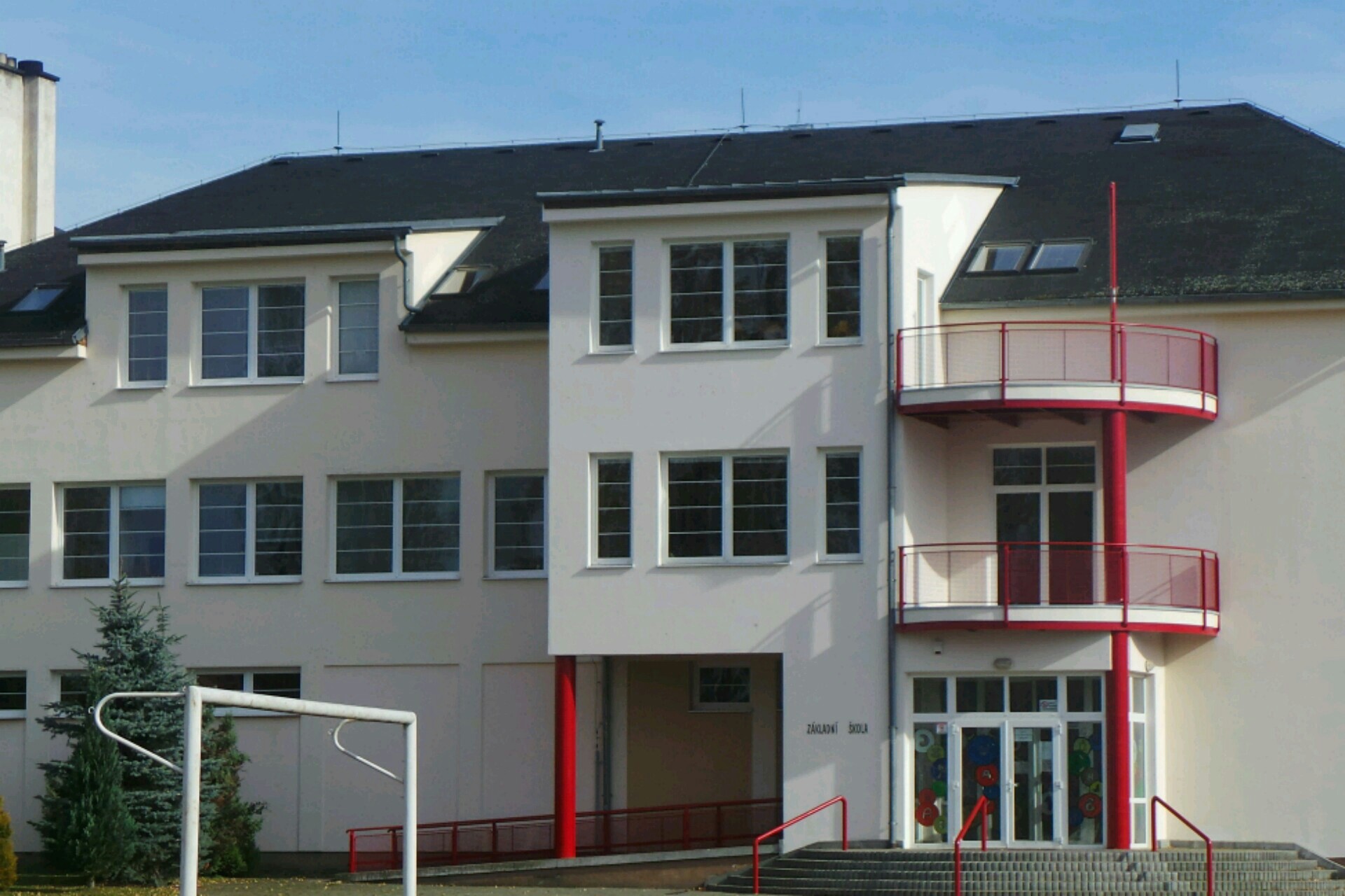 MŠ Kamenný Újezd, Budovatelská