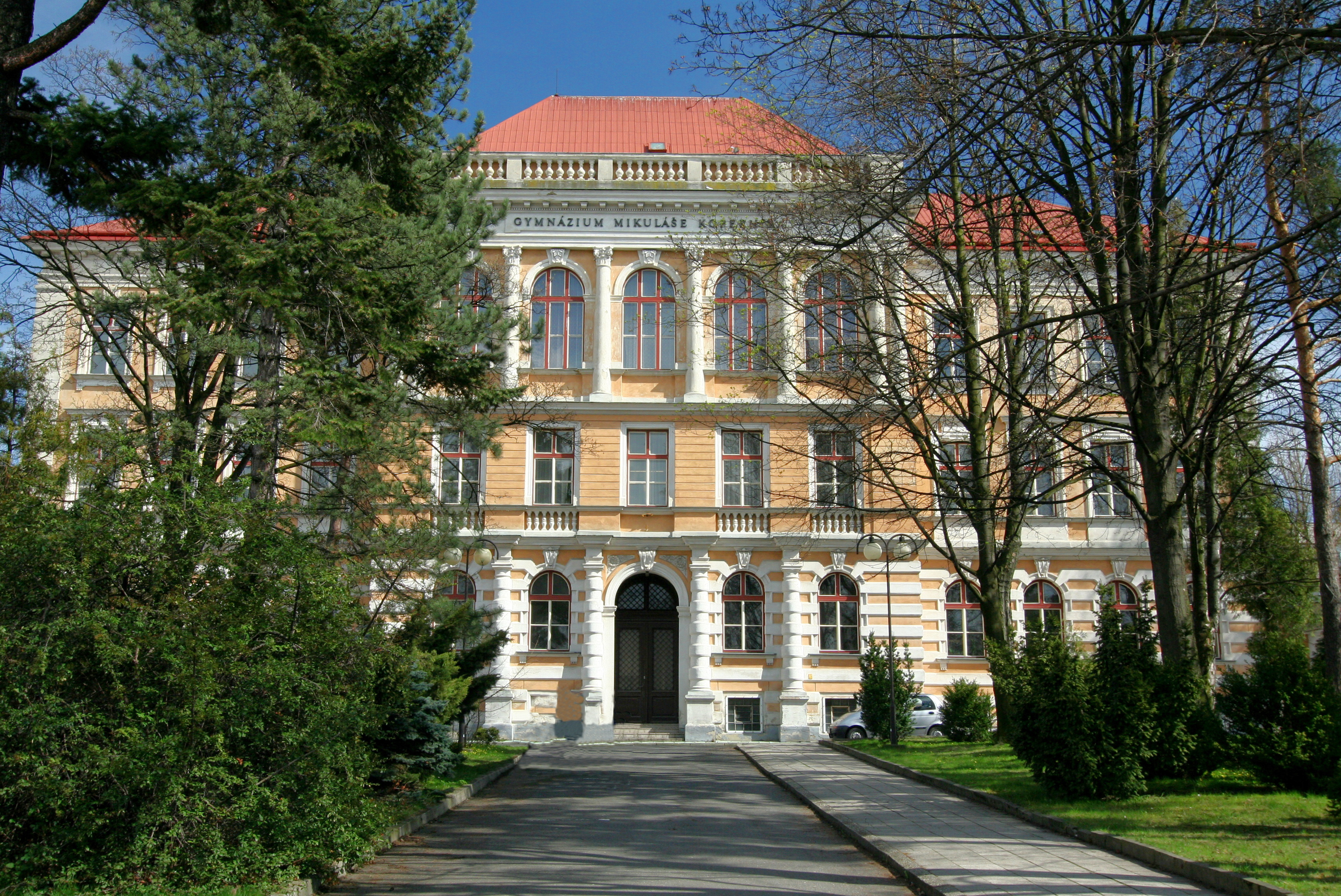 Gymnázium Mikuláše Koperníka, Bílovec