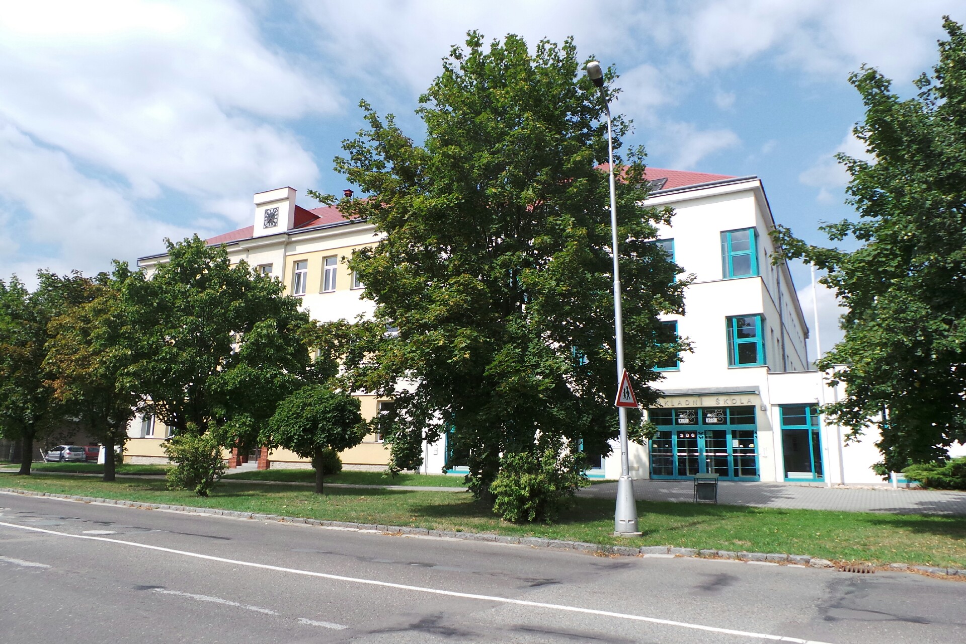 ZŠ a MŠ Krčín foto 2