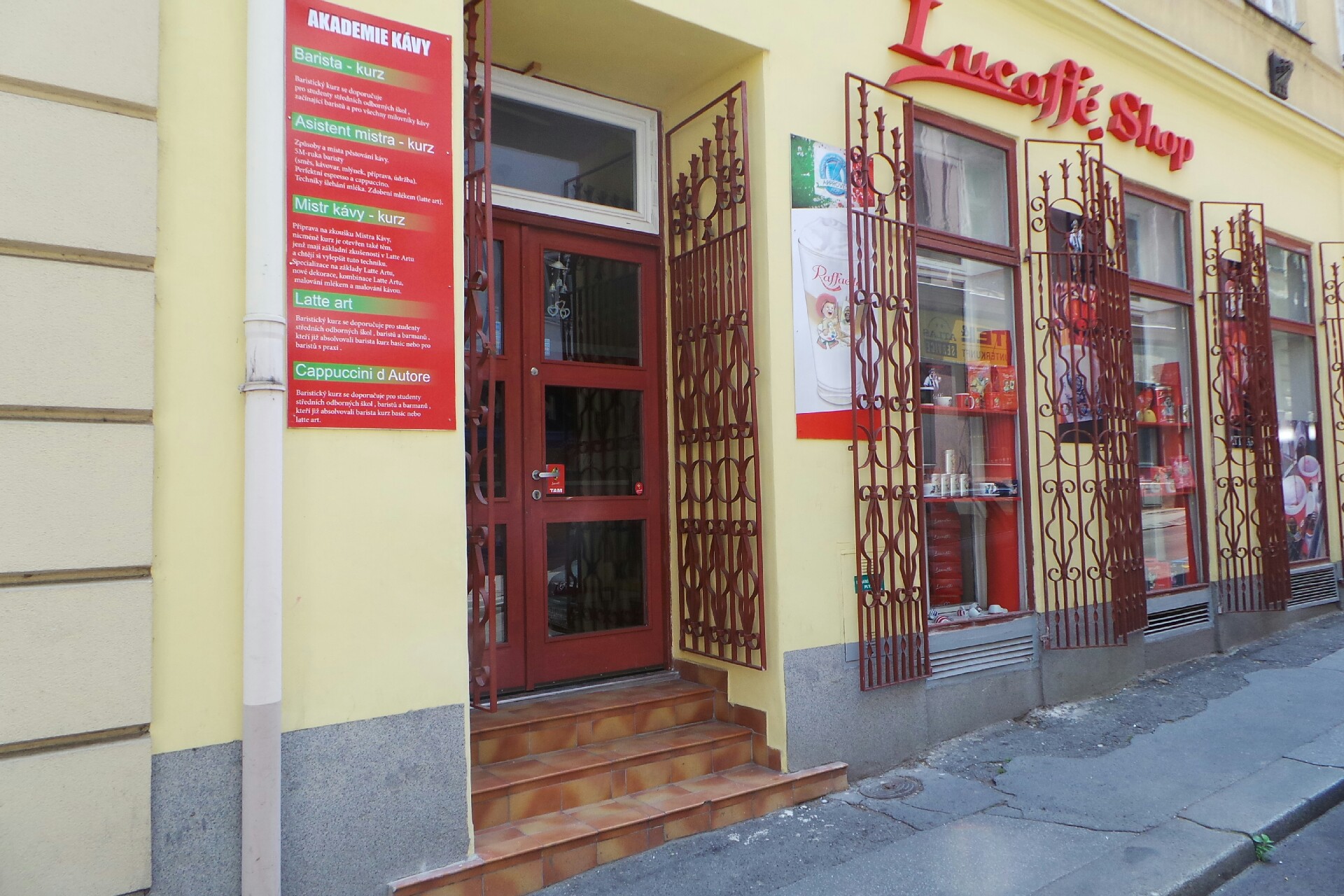 Česká univerzita přípravy kávy, LUCAFFE CZ s.r.o.