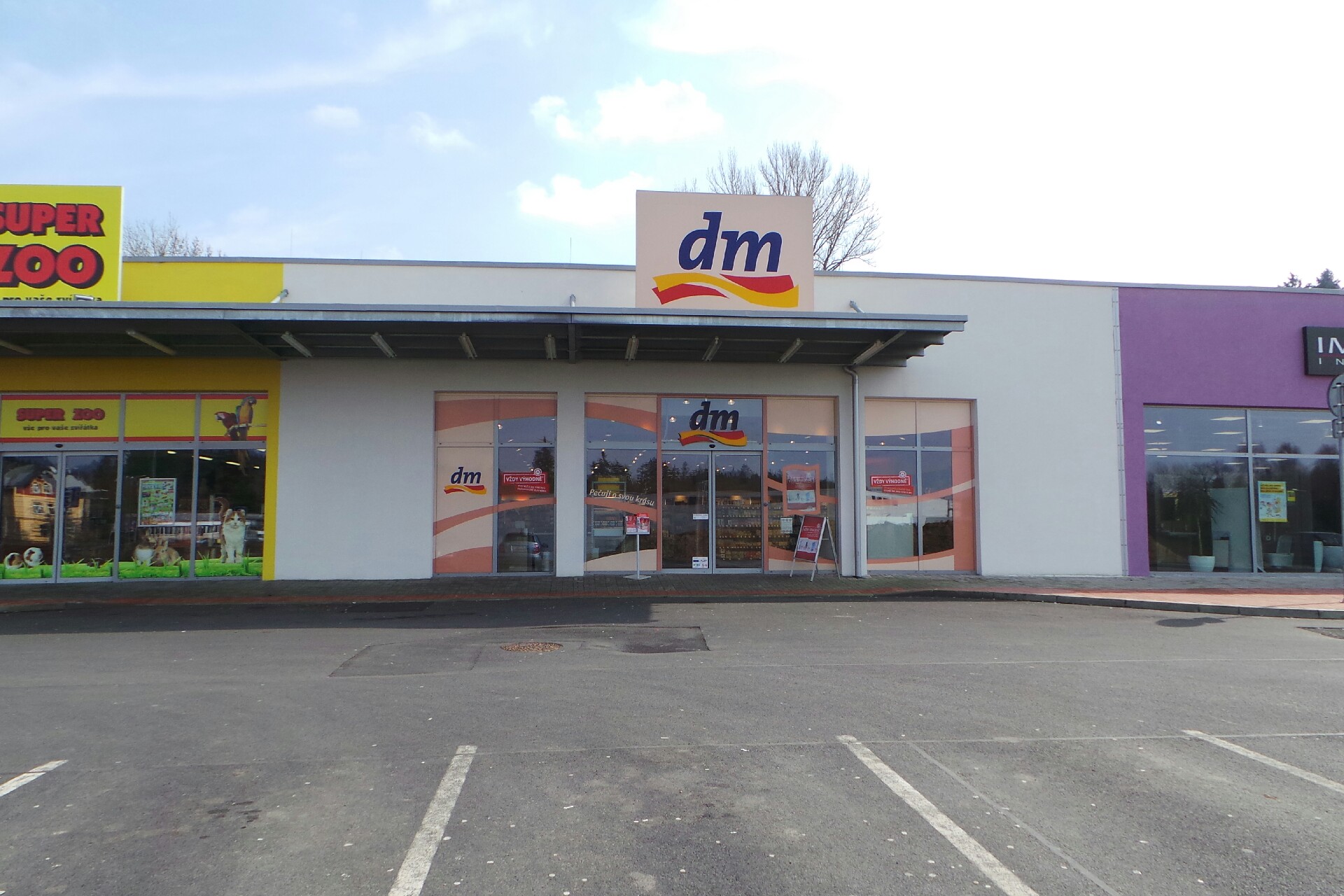 dm drogerie markt s.r.o. foto 1