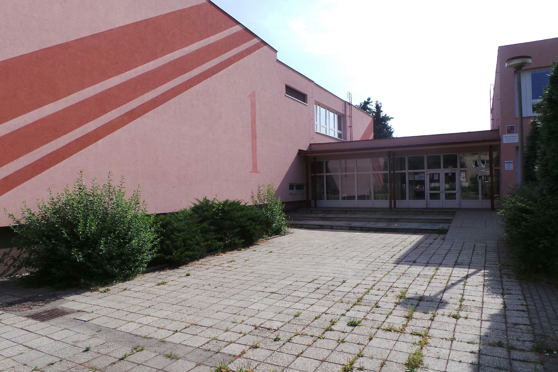 ZŠ Kadaň, Školní