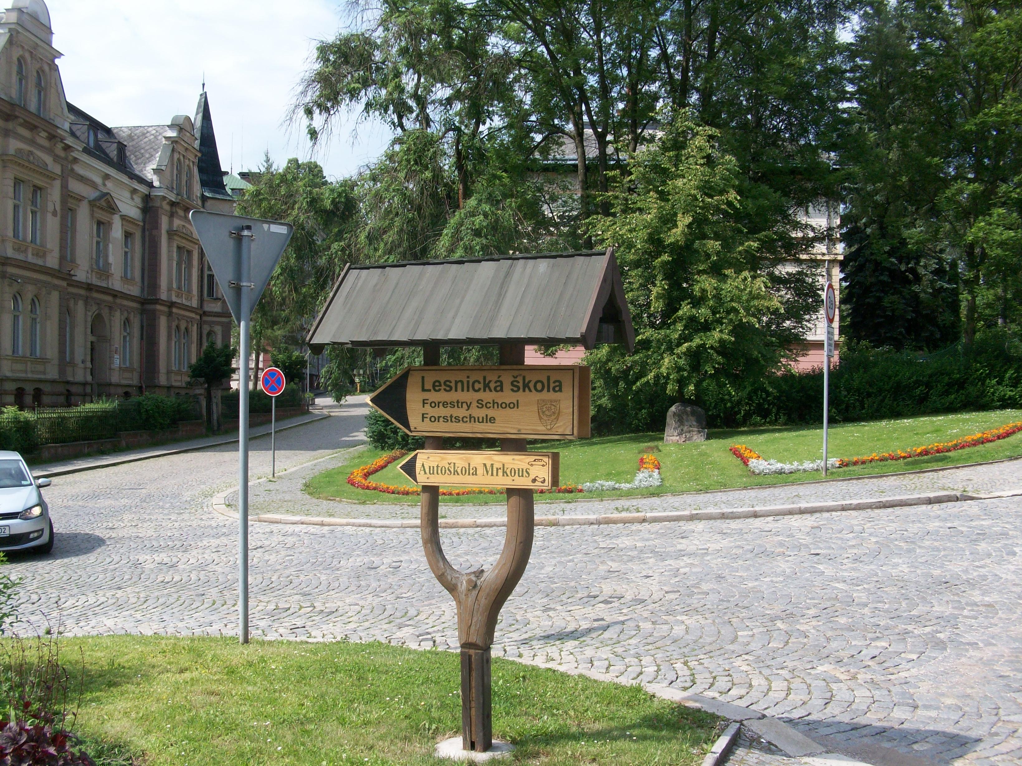 Česká lesnická akademie Trutnov - střední škola a vyšší odborná škola