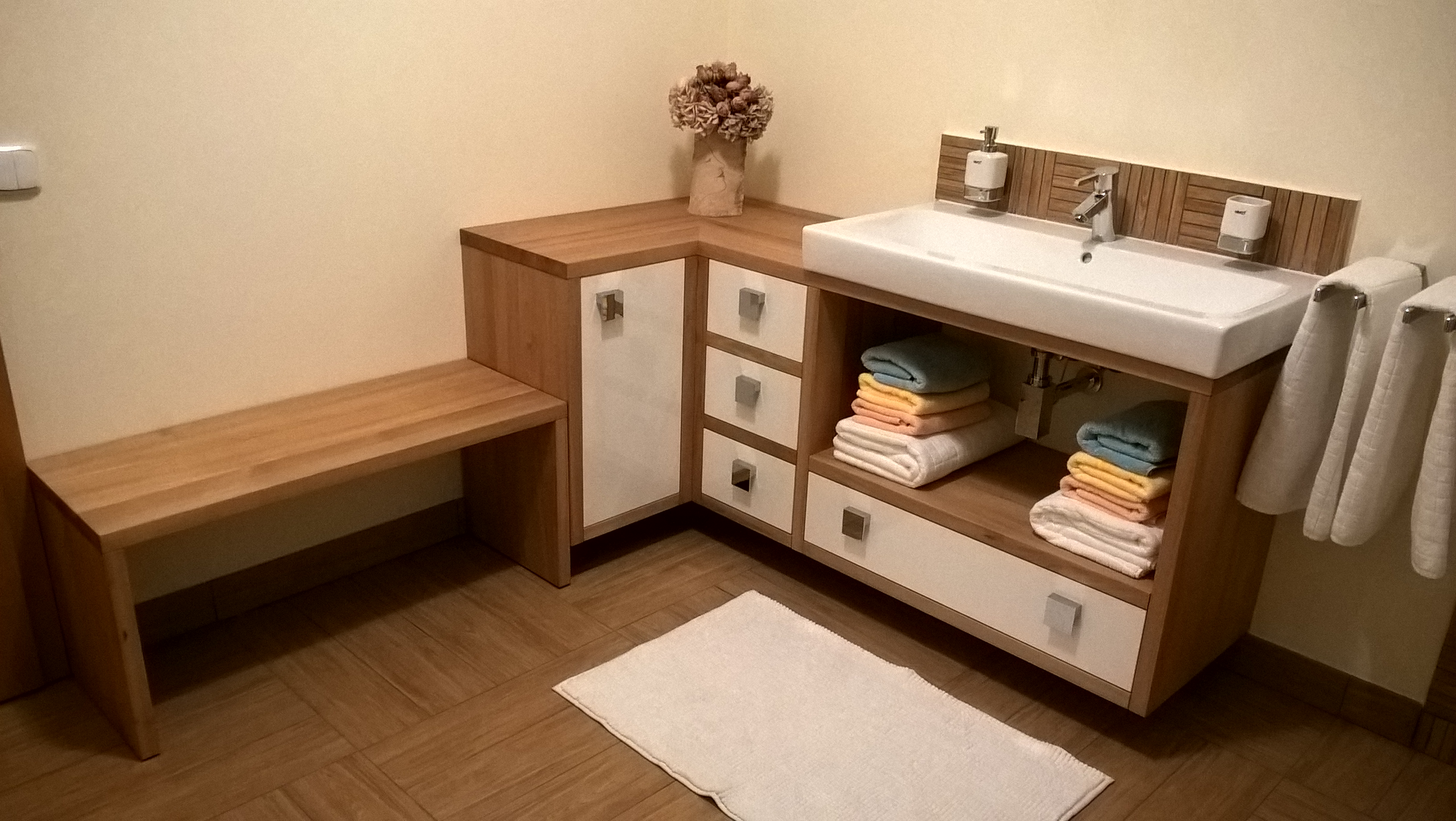 Komplet nábytek - Ivo Kouřil Truhlářství foto 5