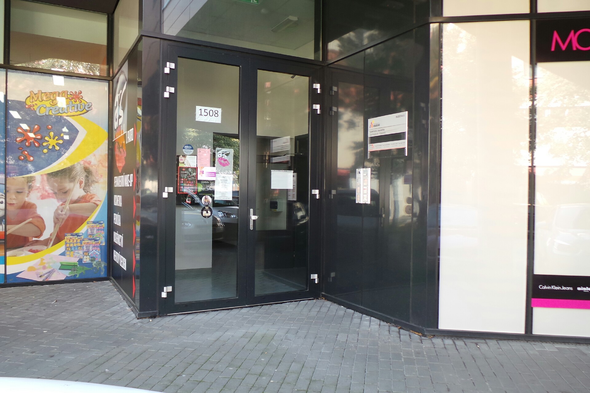 Vlasové studio Mona