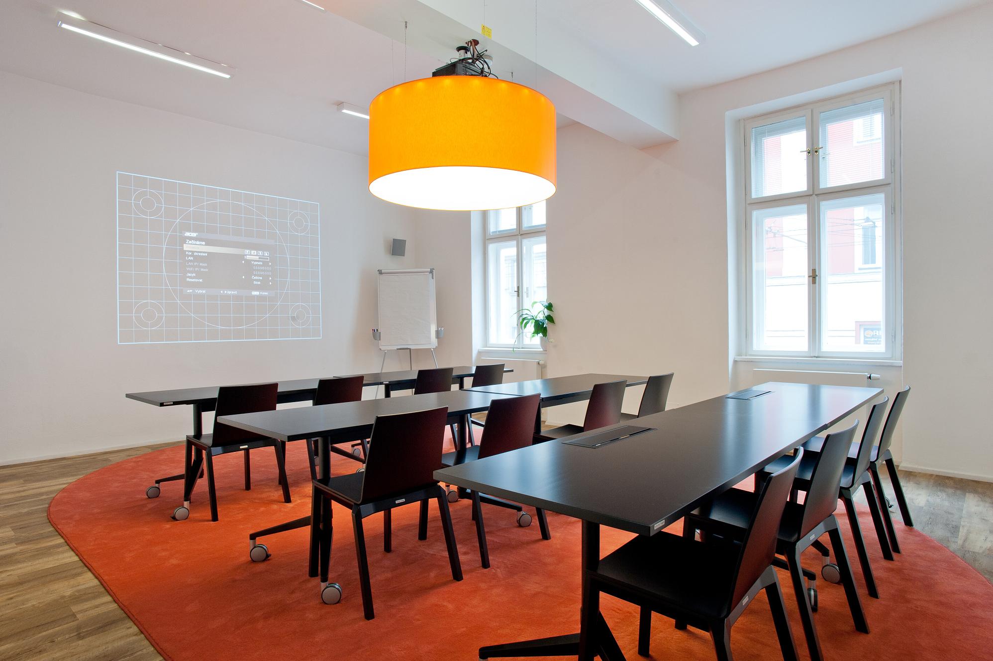 European Institut of Business Studies, s.r.o.