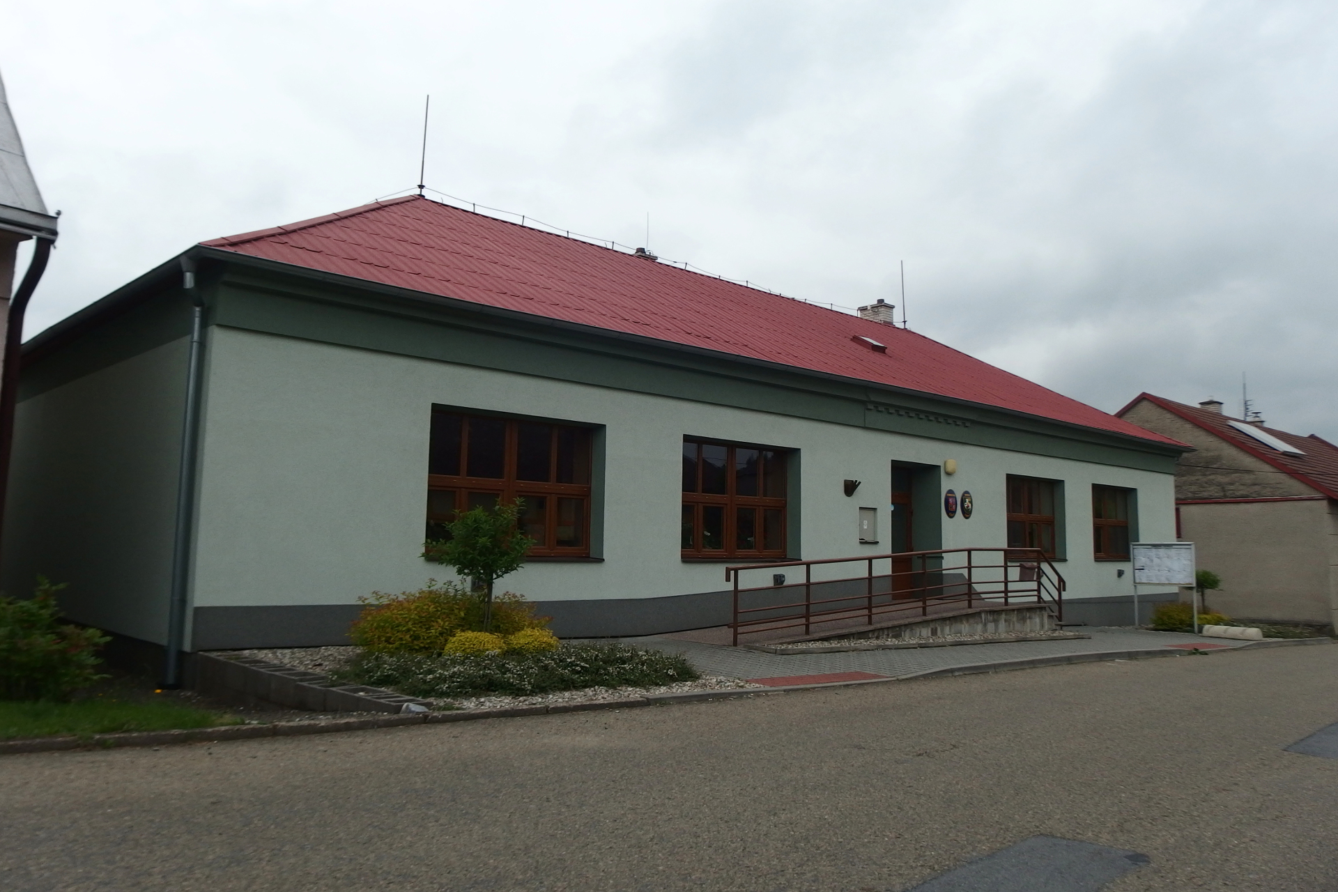 Lhota - obecní úřad