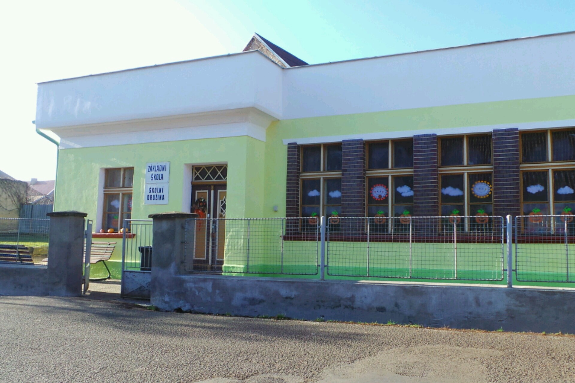 ZŠ a MŠ Vilémov, Kadaňská