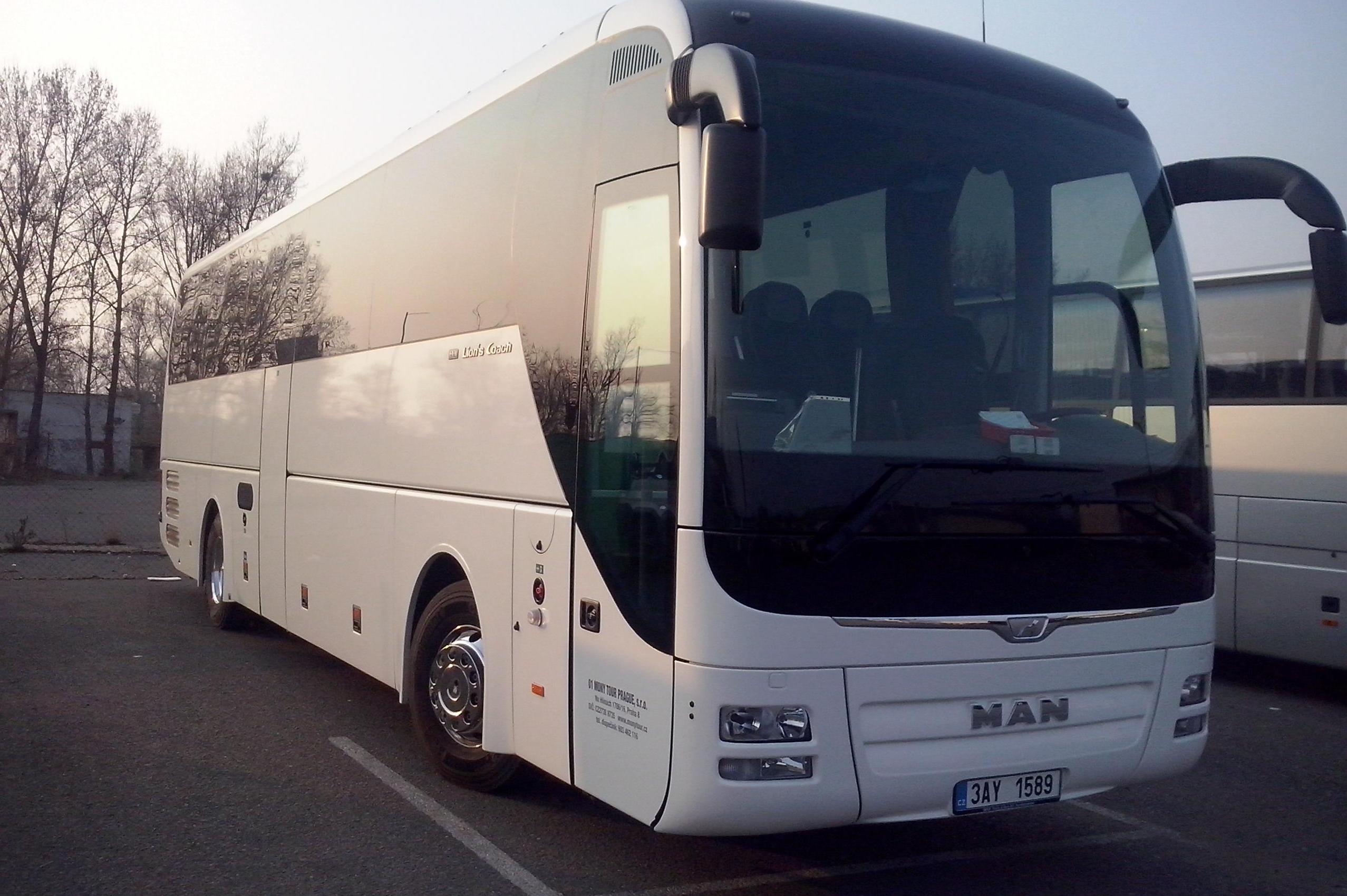 O1 MONY TOUR PRAGUE, s.r.o.